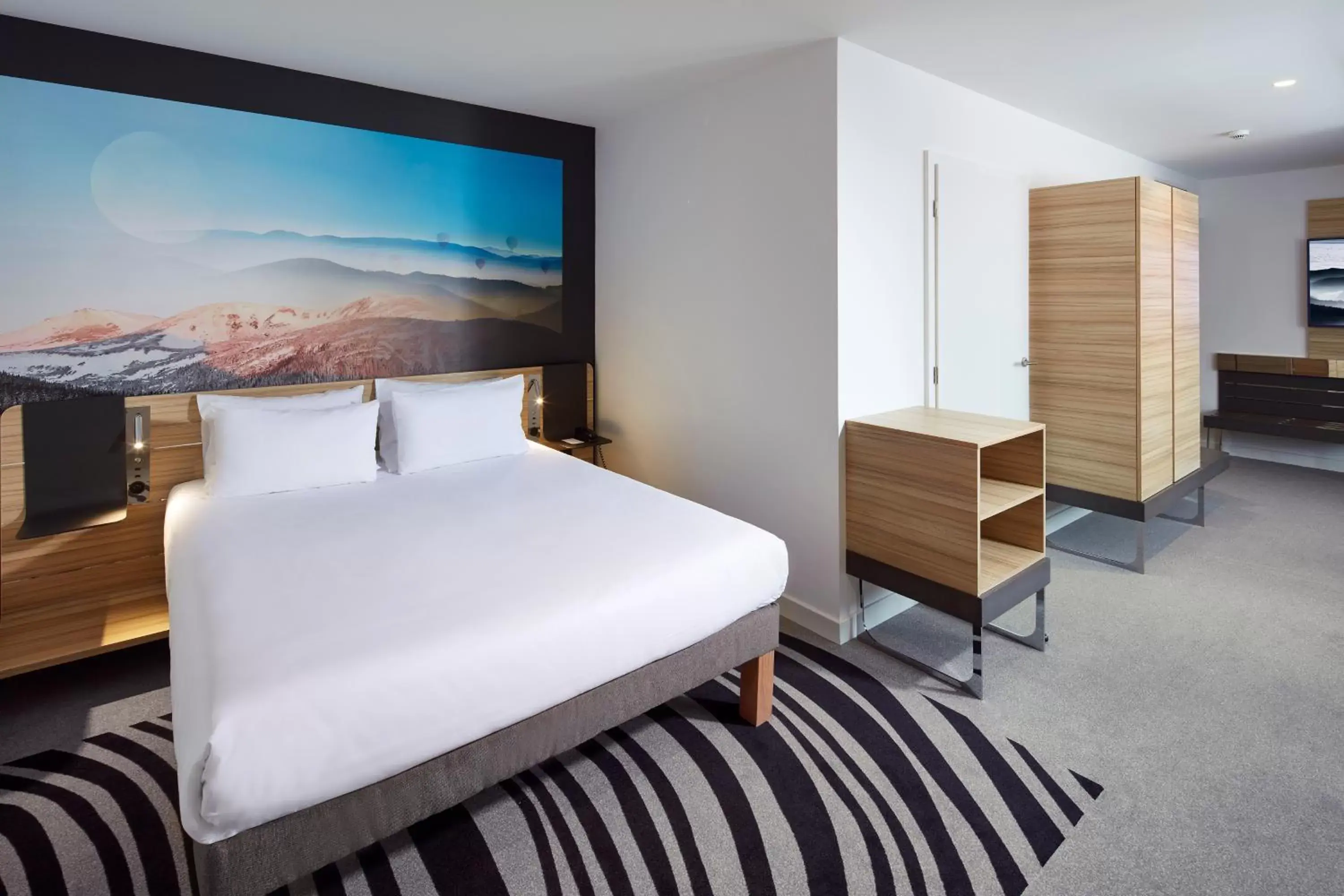 Bedroom, Bed in Novotel Suites Colmar Centre