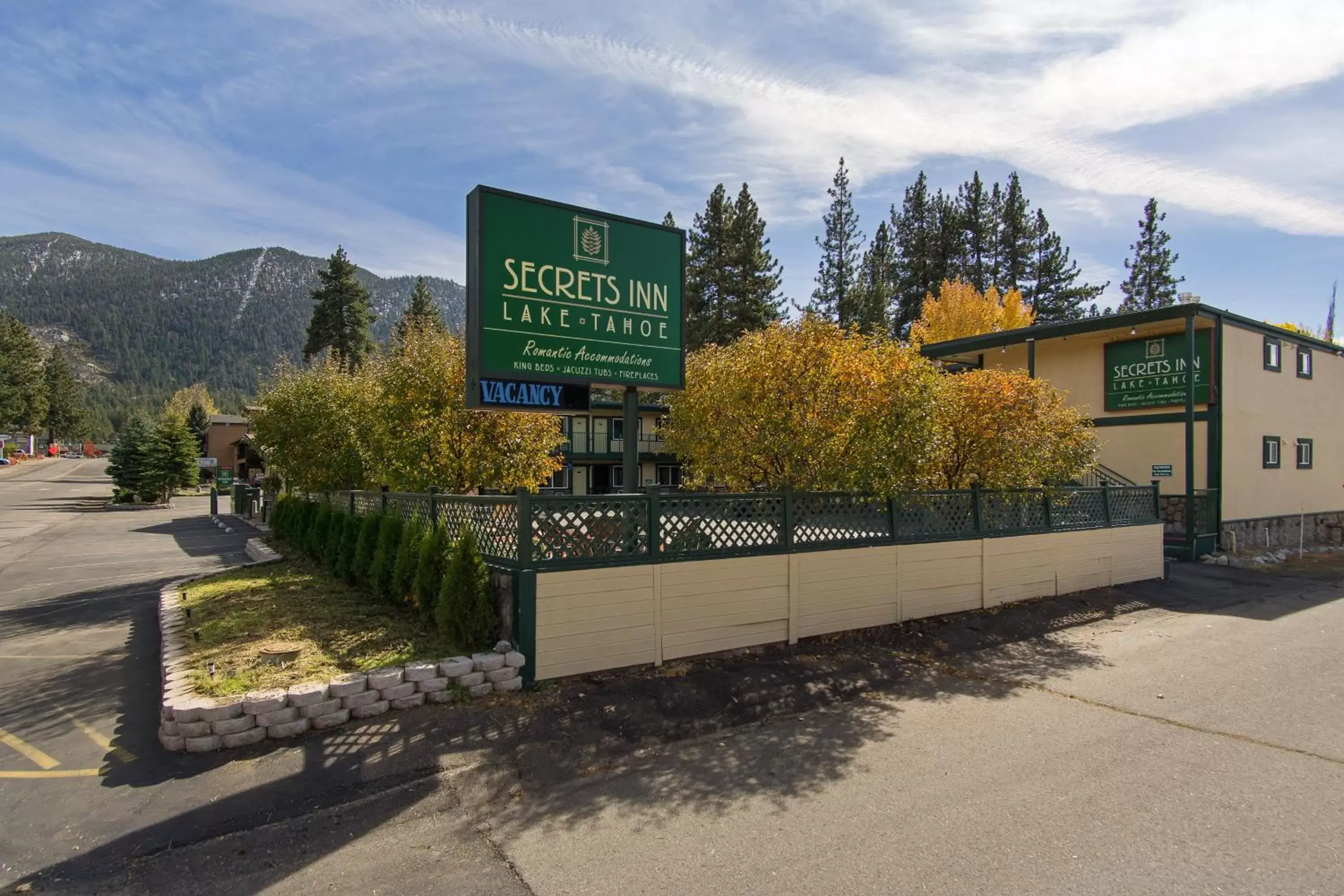 Facade/entrance in Secrets Inn Lake Tahoe