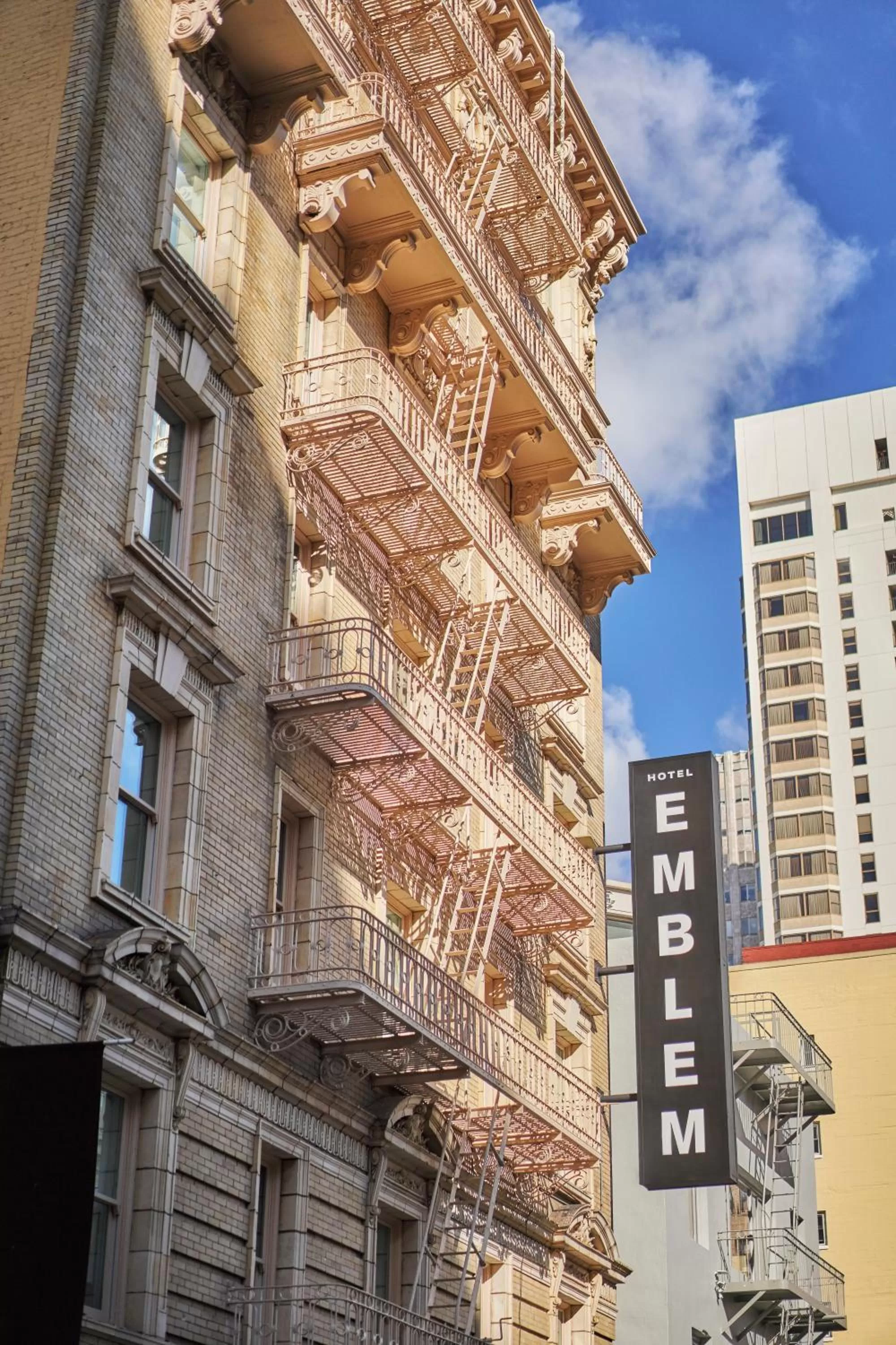 Property building in Hotel Emblem San Francisco