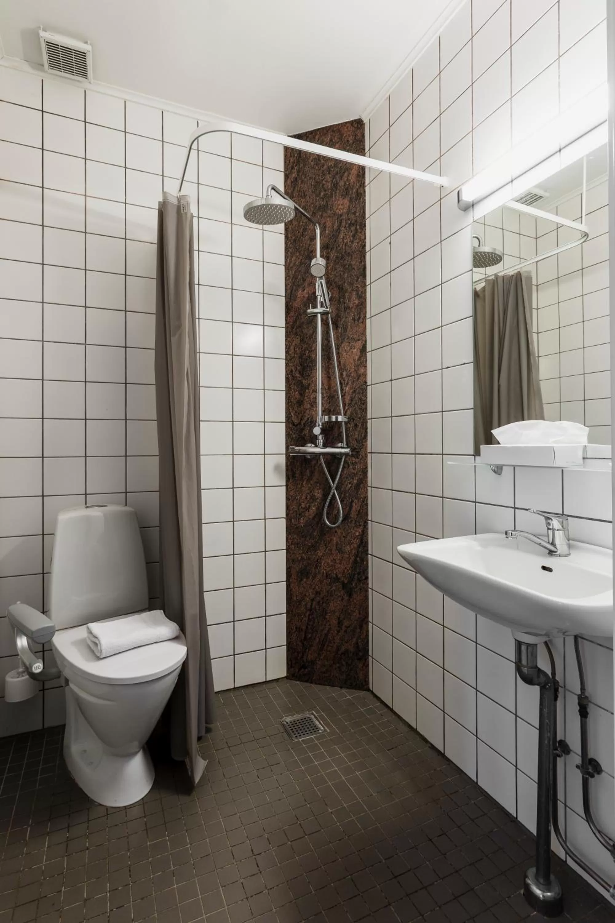 Bathroom in Copenhagen Airport Hotel