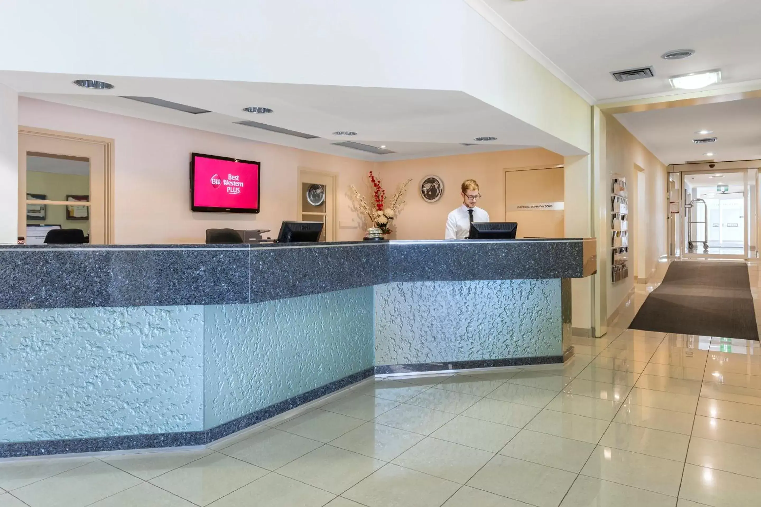 Text overlay, Lobby/Reception in Garden City Hotel, Best Western Signature Collection