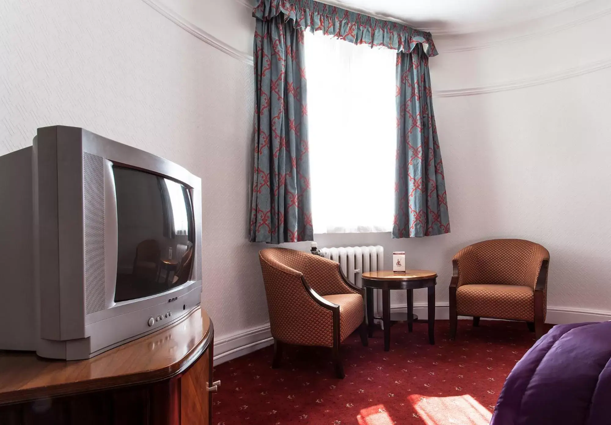TV and multimedia, TV/Entertainment Center in Prince Of Wales Hotel