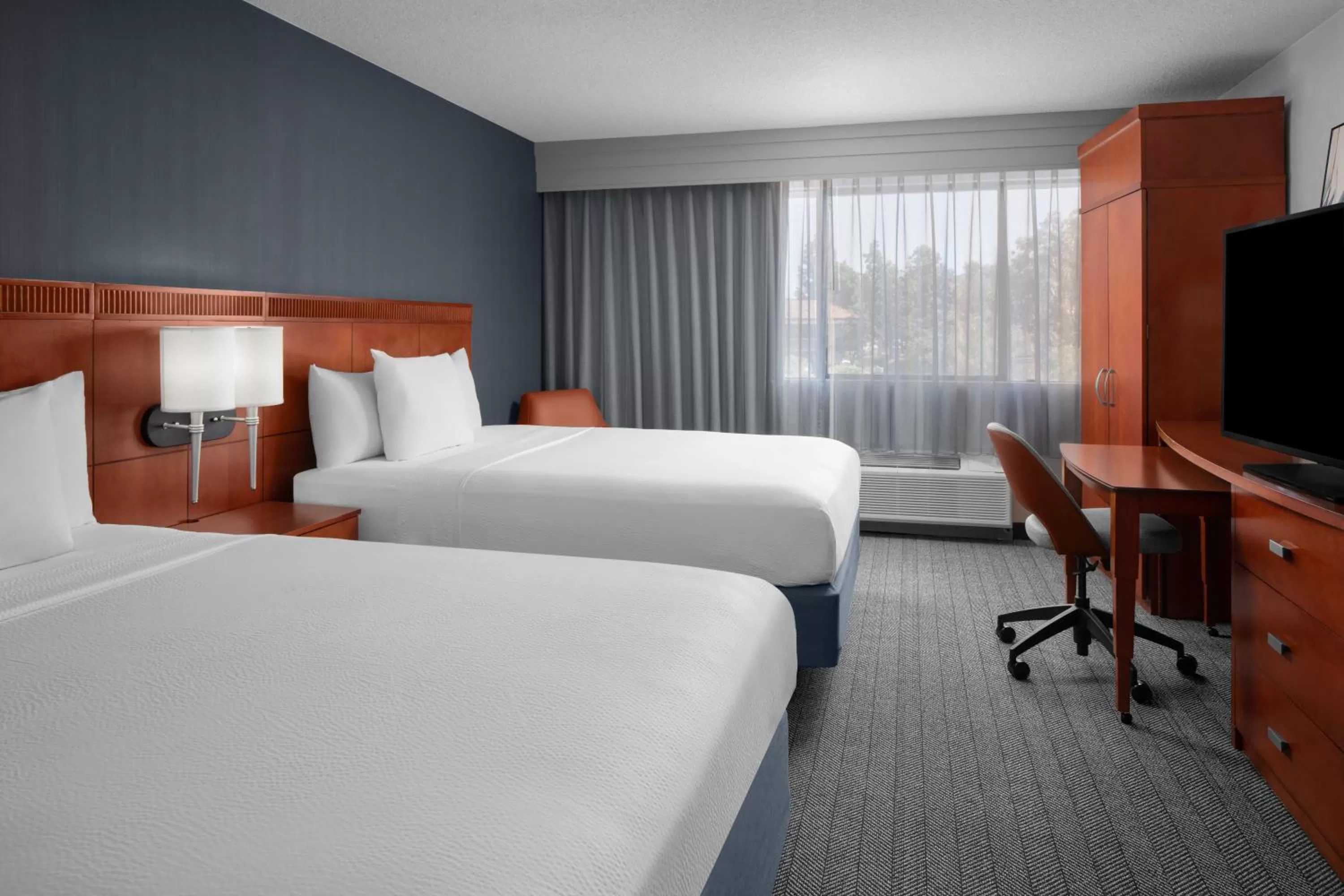 Bed in Courtyard by Marriott San Diego Rancho Bernardo