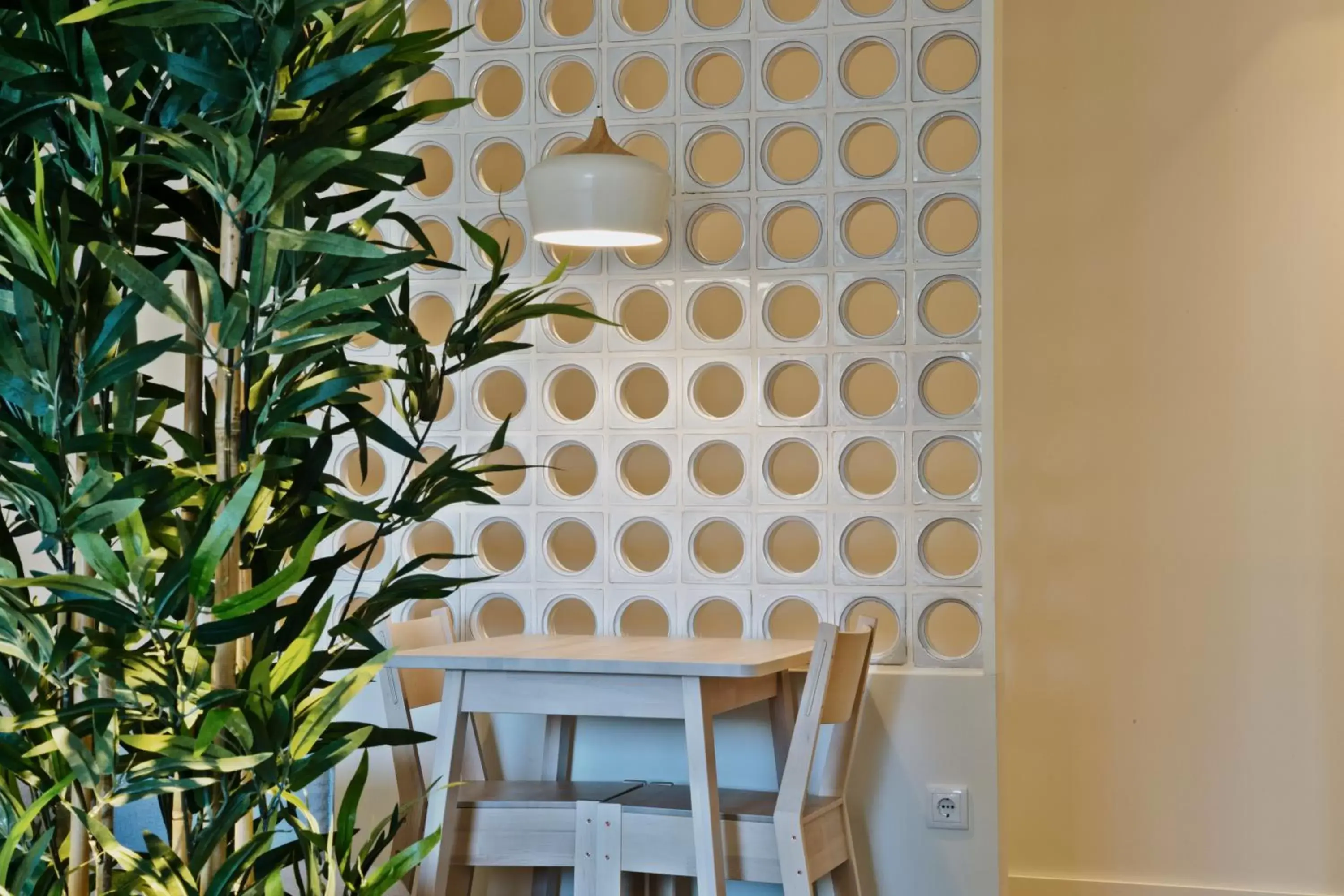 Dining area in Hotel Spot Family Suites