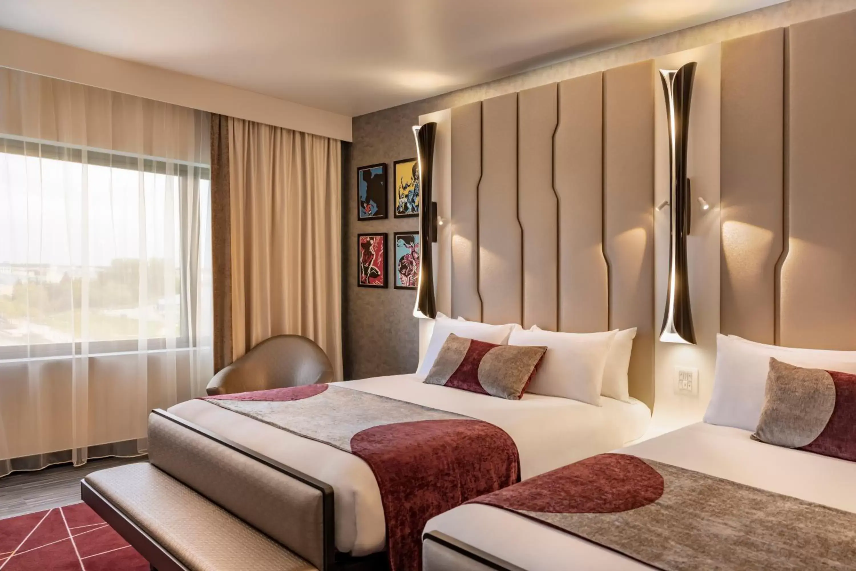 Photo of the whole room, Bed in Disney Hotel New York - The Art of Marvel