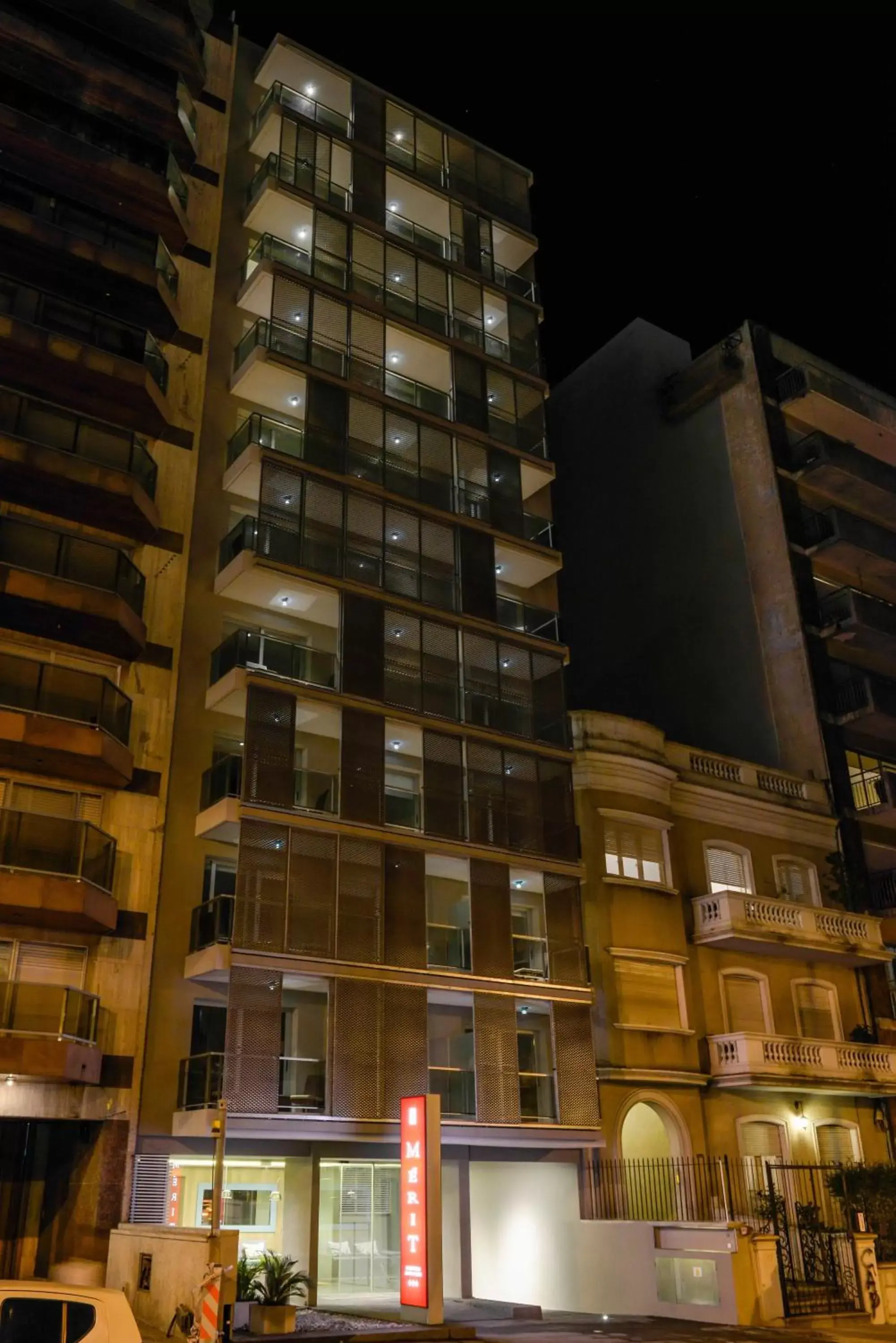 Night, Property Building in Mérit Montevideo Apart & Suites