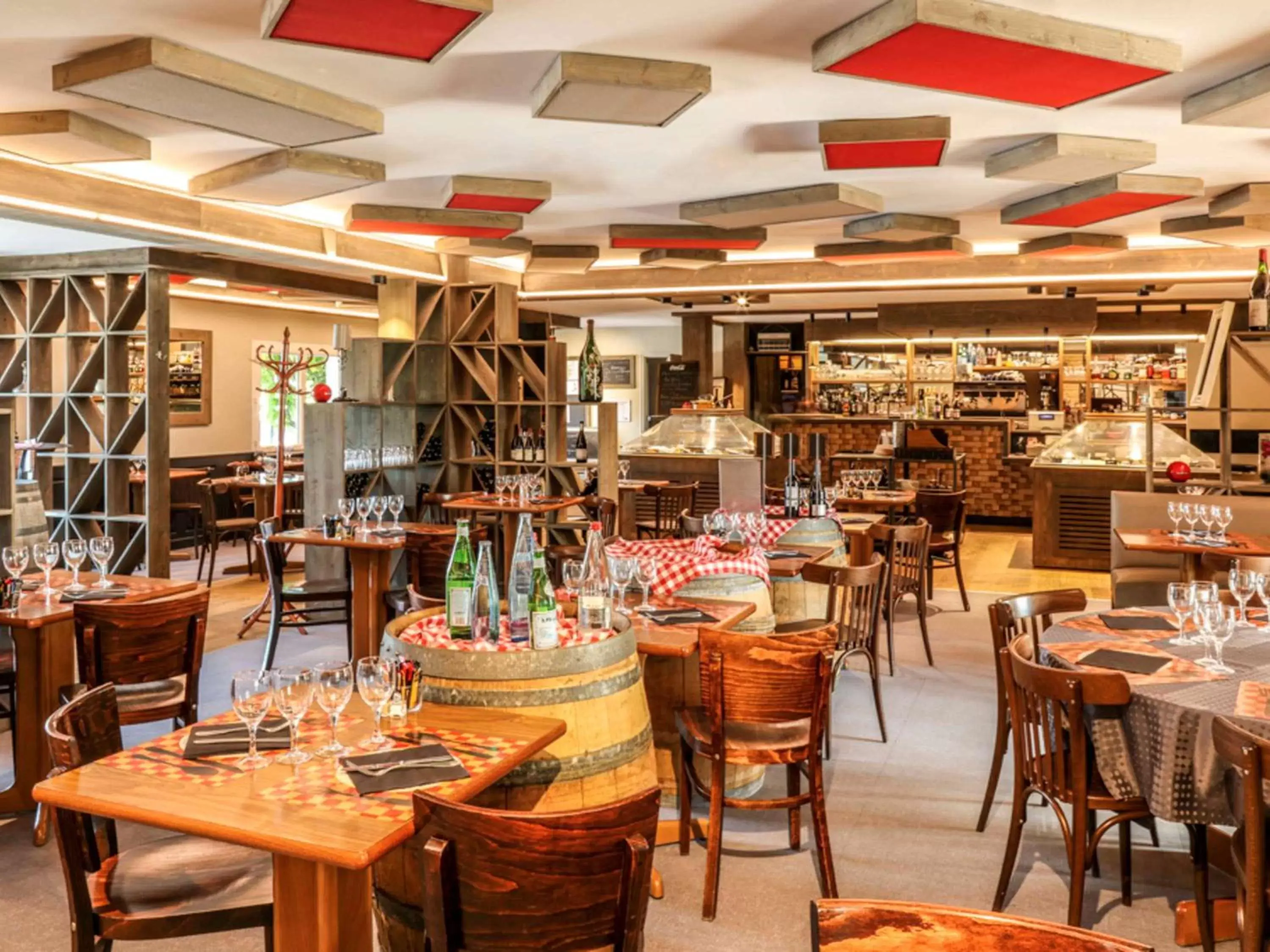 Restaurant/Places to Eat in ibis Orange Sud