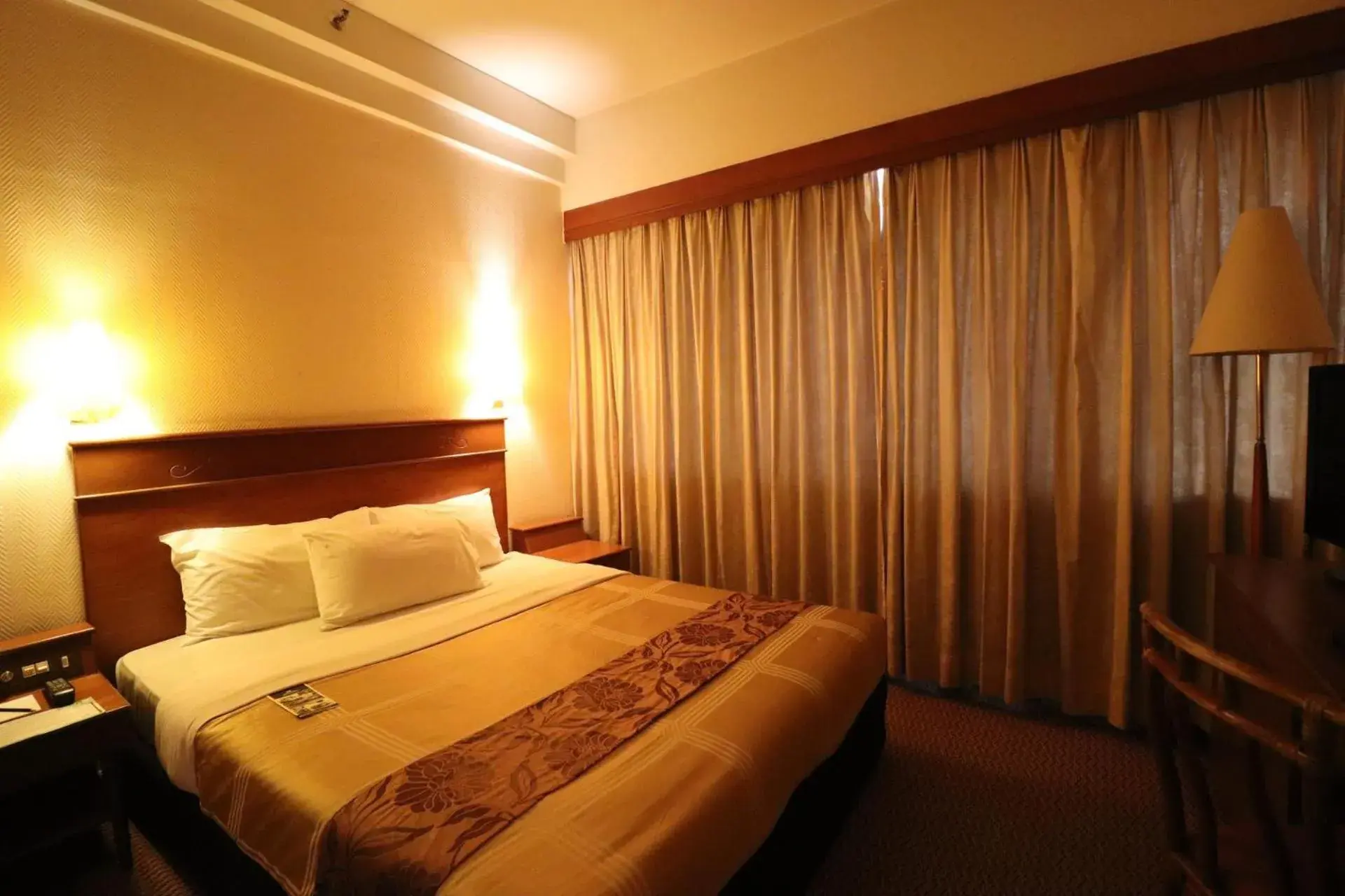 Bedroom, Bed in Hotel Grand Continental Kuala Lumpur