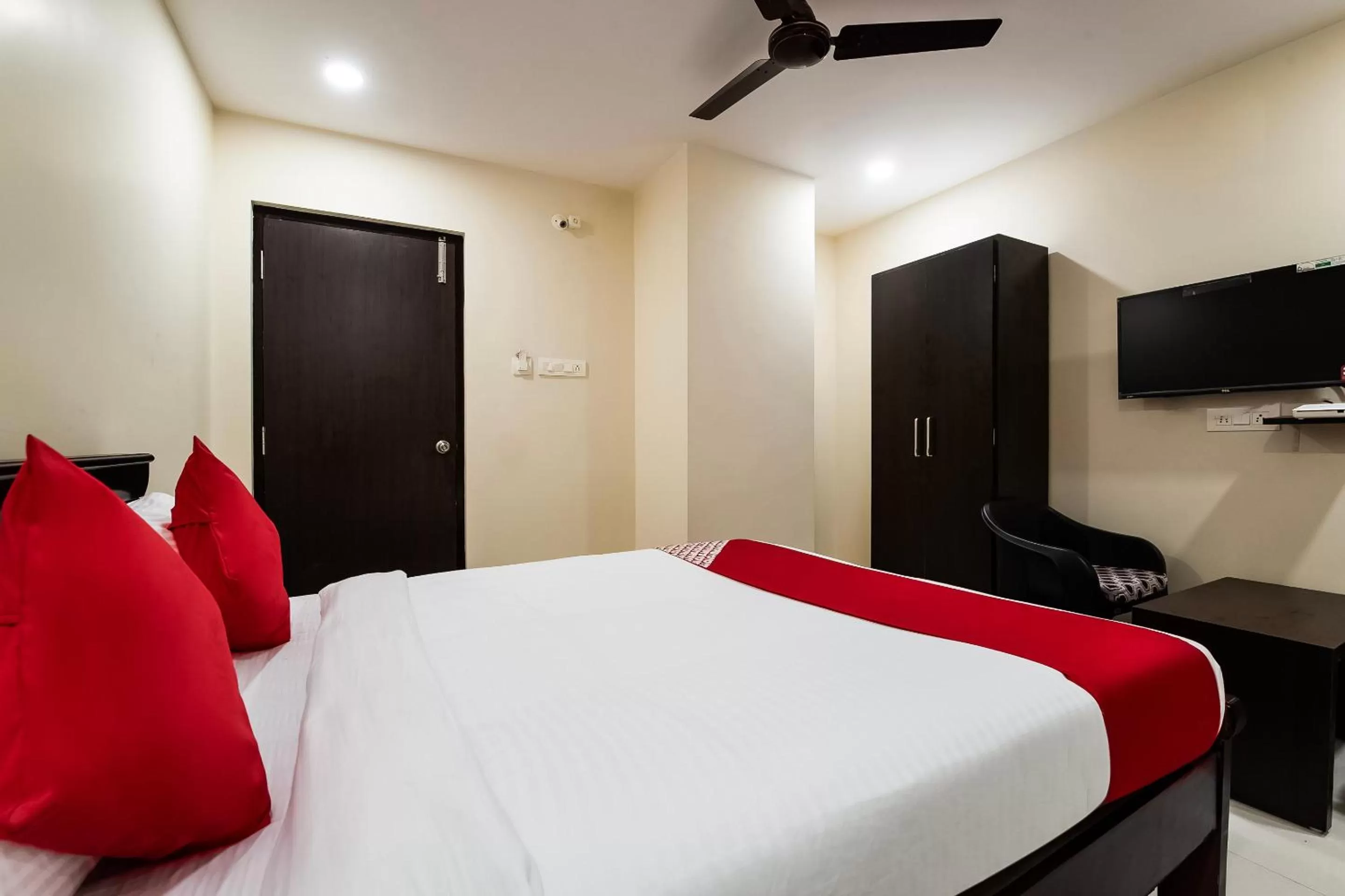 Bedroom, Bed in Capital O Hotel Green Tree