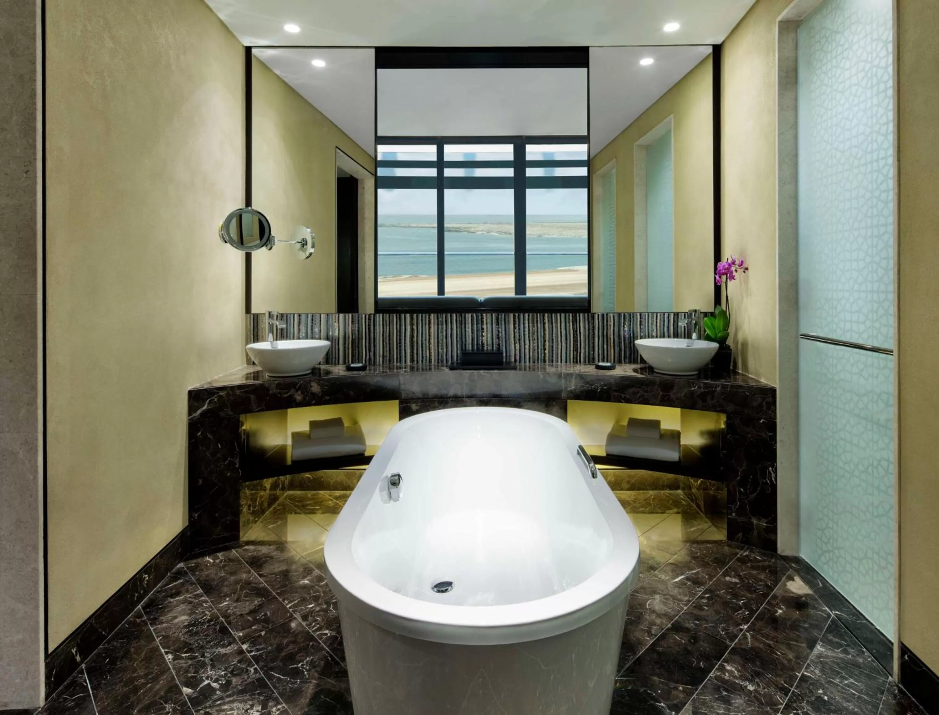 Bathroom in Grand Hyatt Abu Dhabi Hotel & Residences Emirates Pearl
