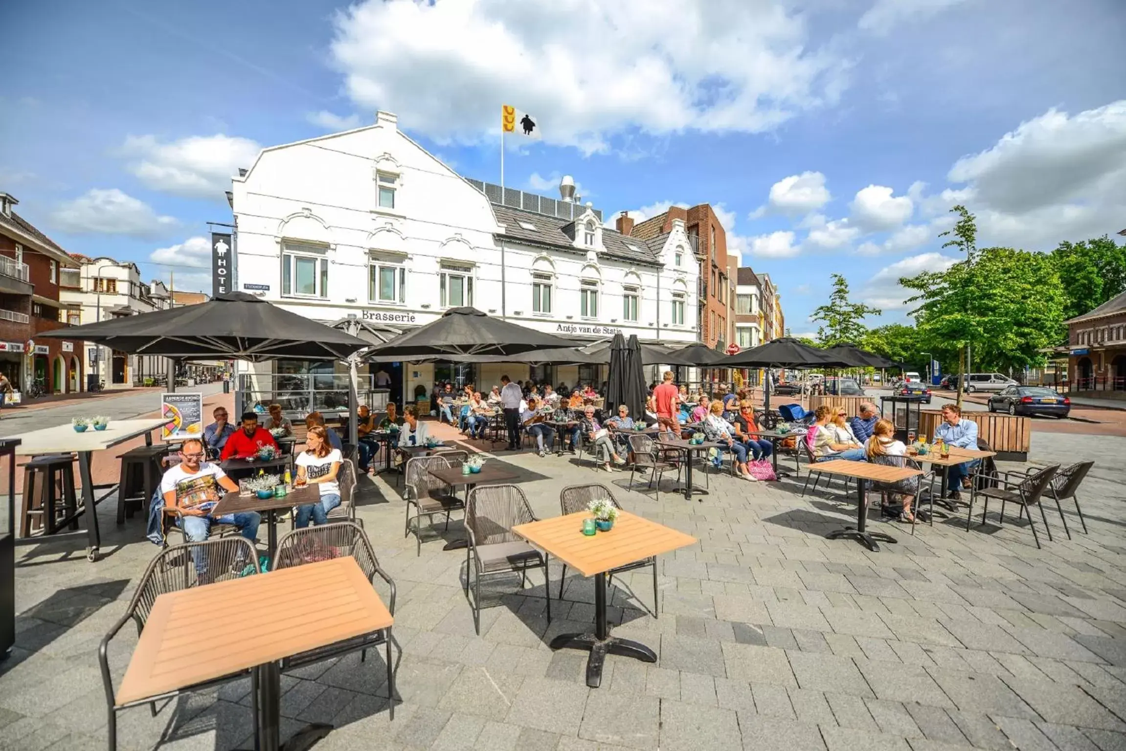 Facade/entrance, Restaurant/Places to Eat in Brasserie-Hotel Antje van de Statie