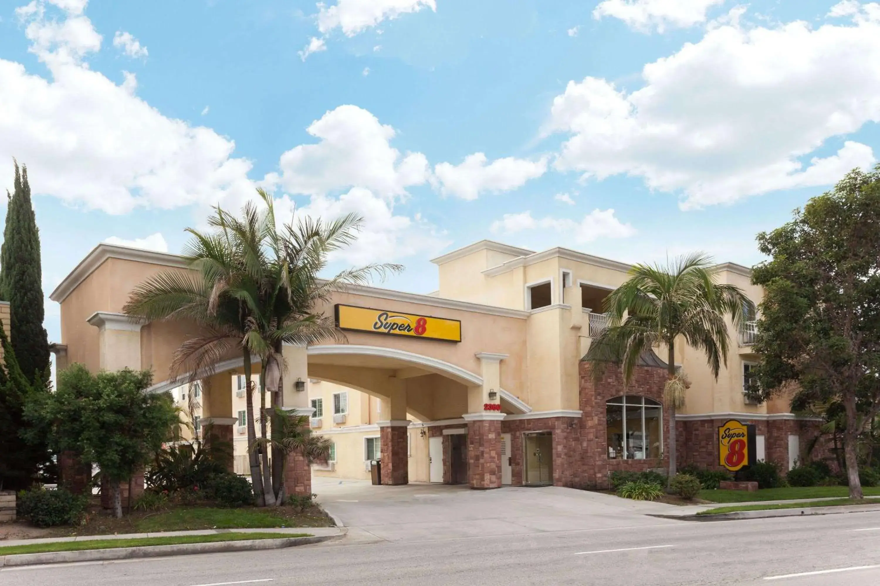 Property Building in Super 8 by Wyndham Torrance LAX Airport Area