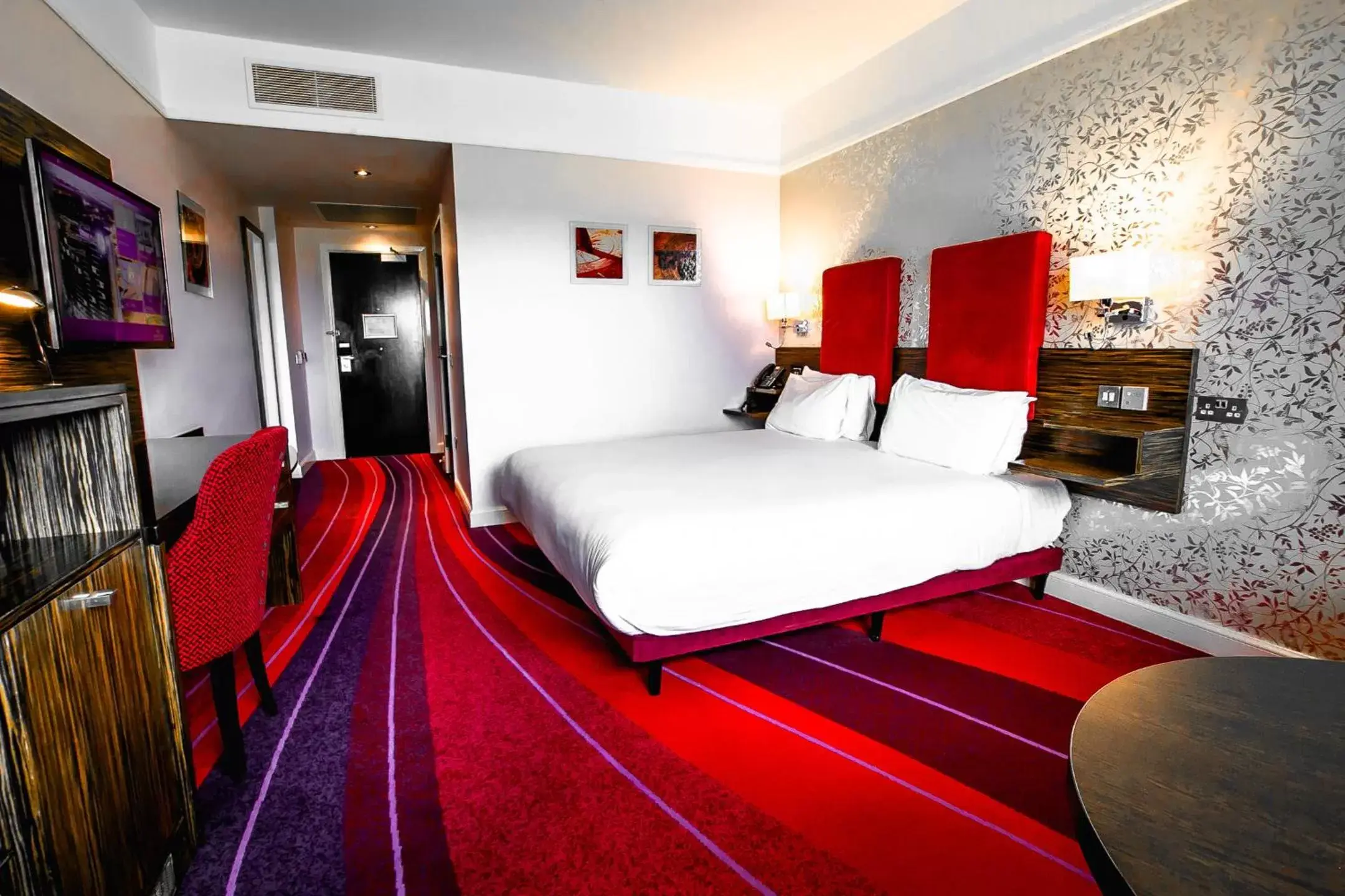 Photo of the whole room, Bed in Crowne Plaza Dublin Blanchardstown, an IHG Hotel