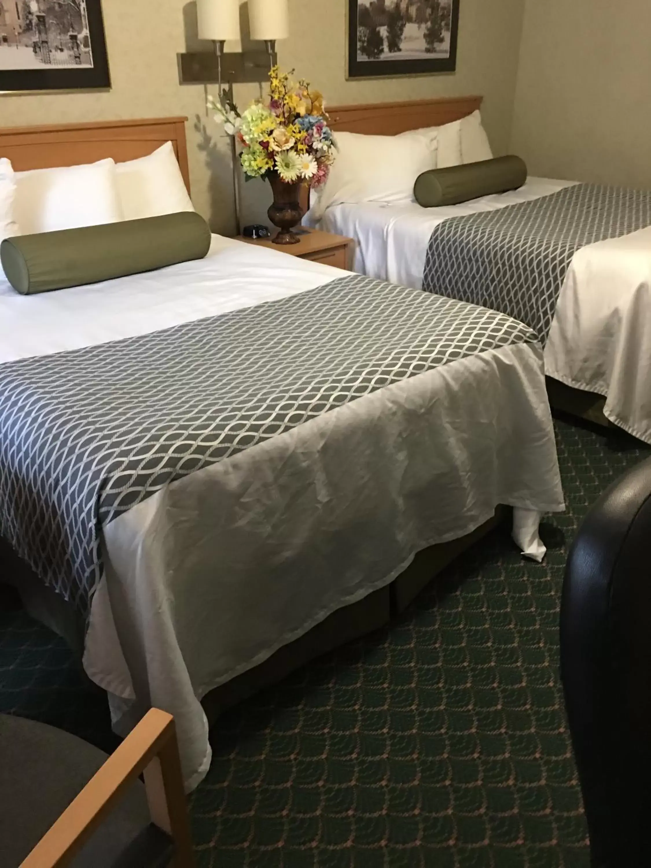Bedroom, Bed in Travelodge by Wyndham Winnipeg East