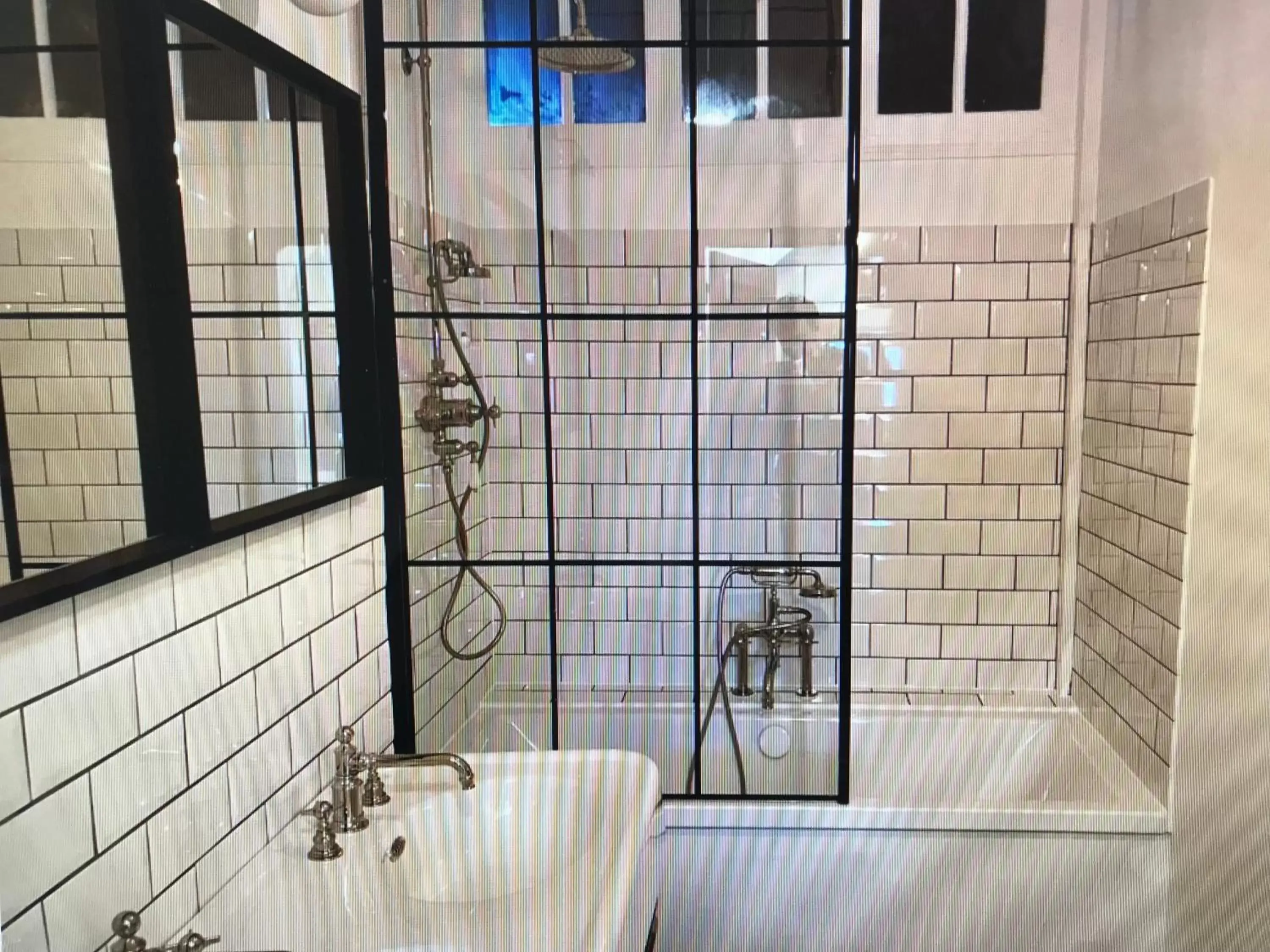 Shower, Bathroom in Château de Bataillé