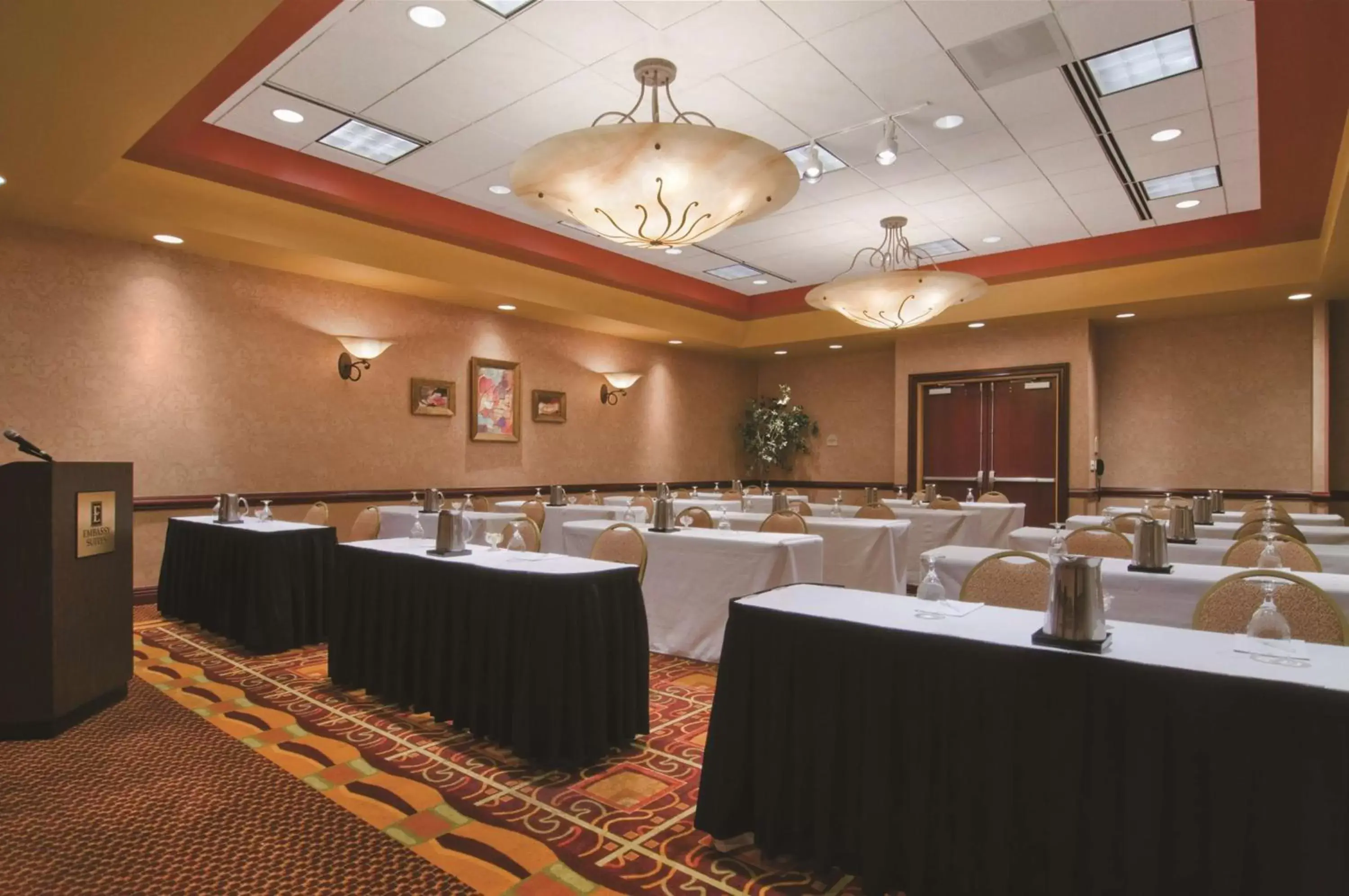 Meeting/conference room in Embassy Suites by Hilton Hampton Convention Center