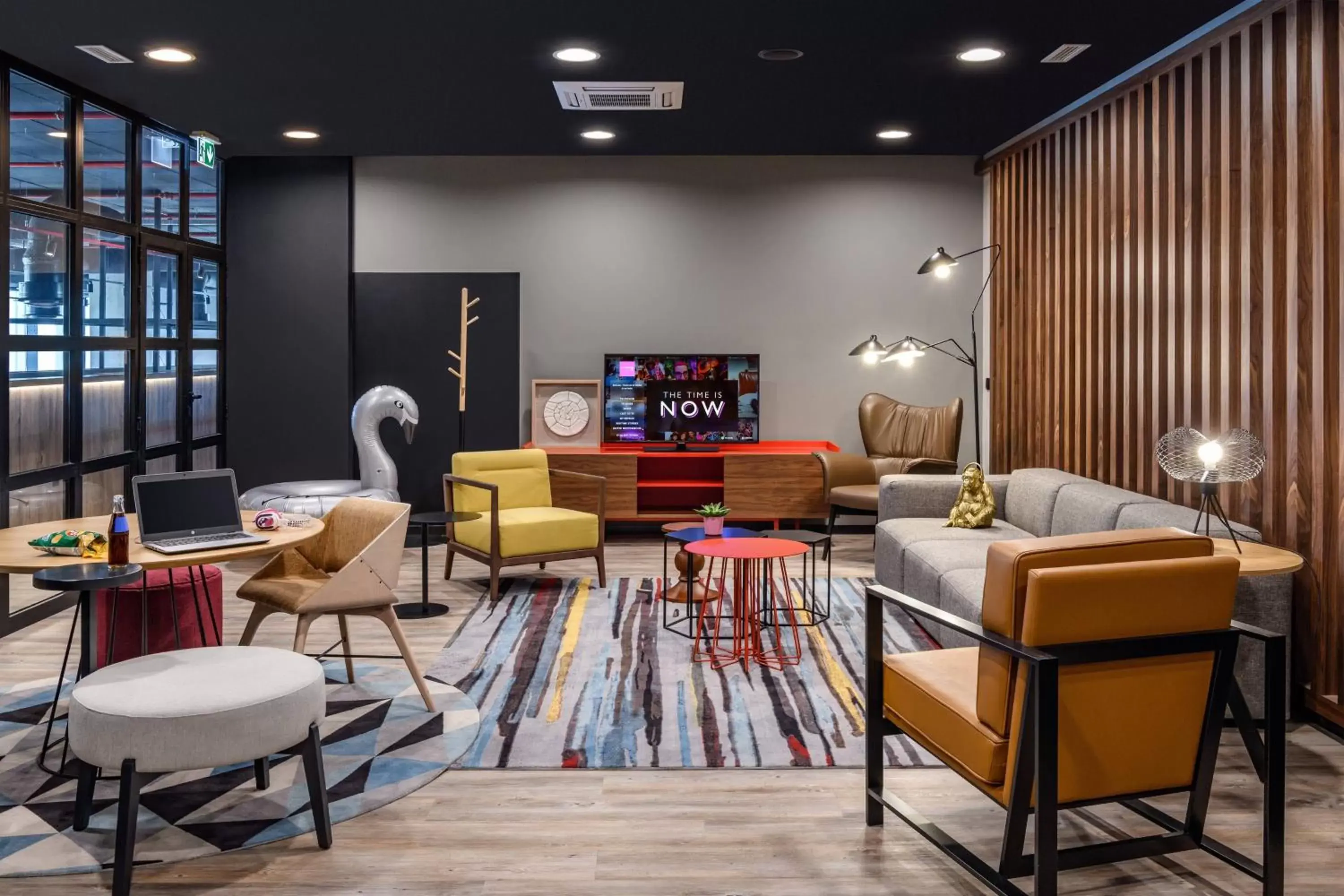 Meeting/conference room in Moxy Lisboa Oriente