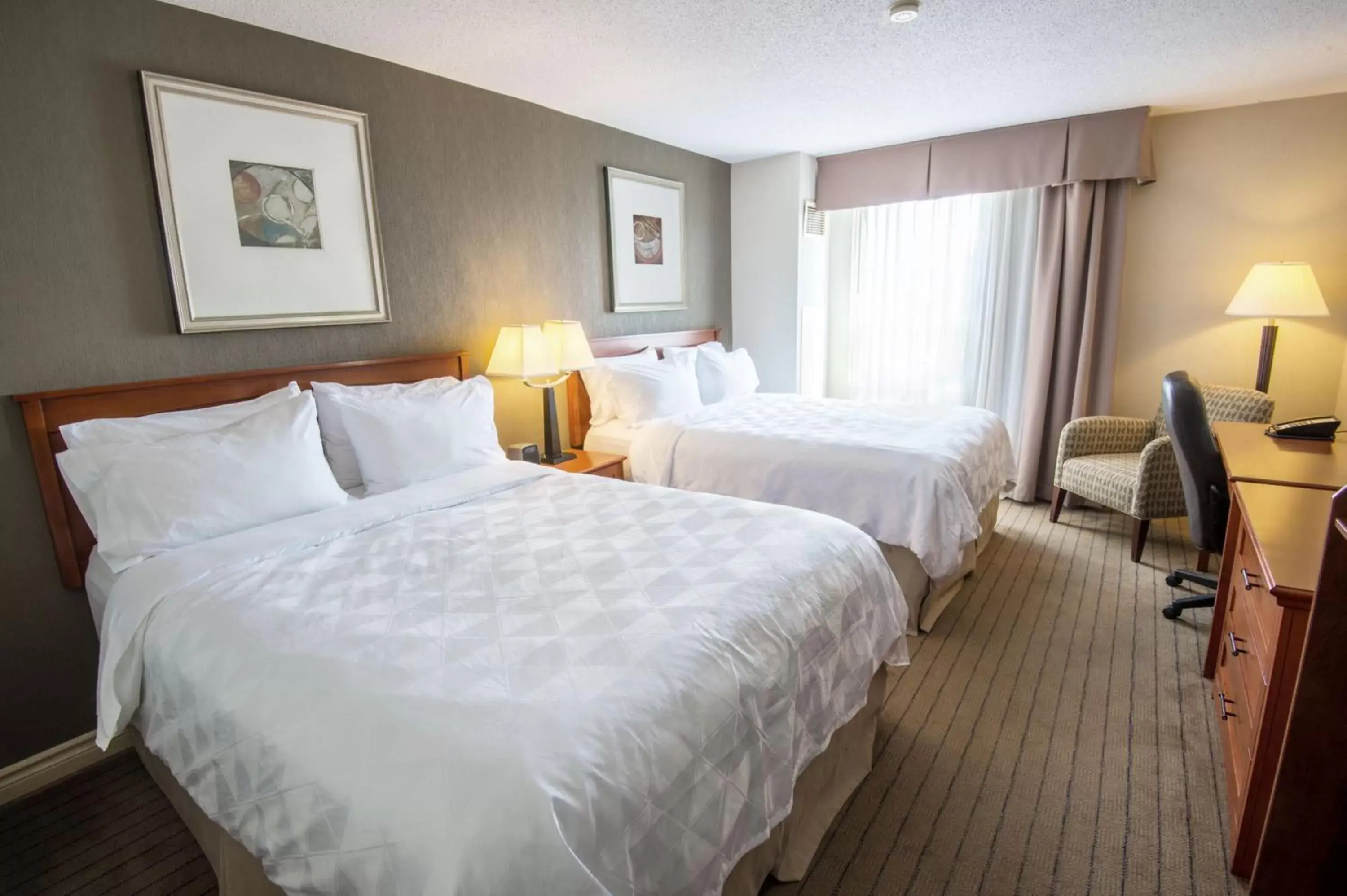 Photo of the whole room, Bed in Holiday Inn & Suites Ottawa Kanata, an IHG Hotel