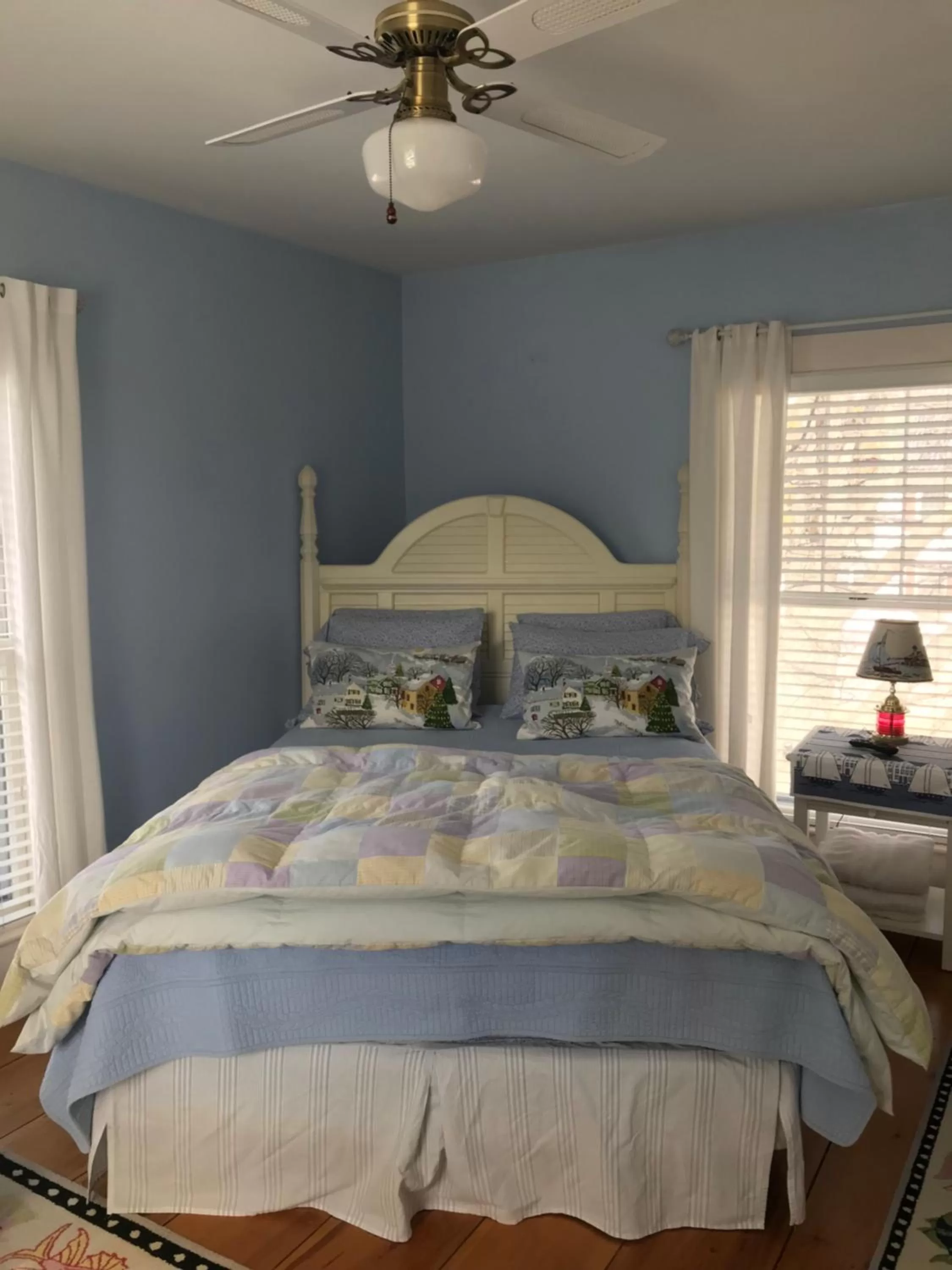 Bed in Topsides Bed & Breakfast