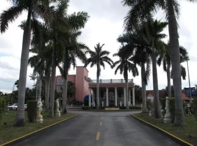 Facade/entrance in Miami Gardens Inn & Suites Facade/entrance in Miami Gardens Inn & Suites