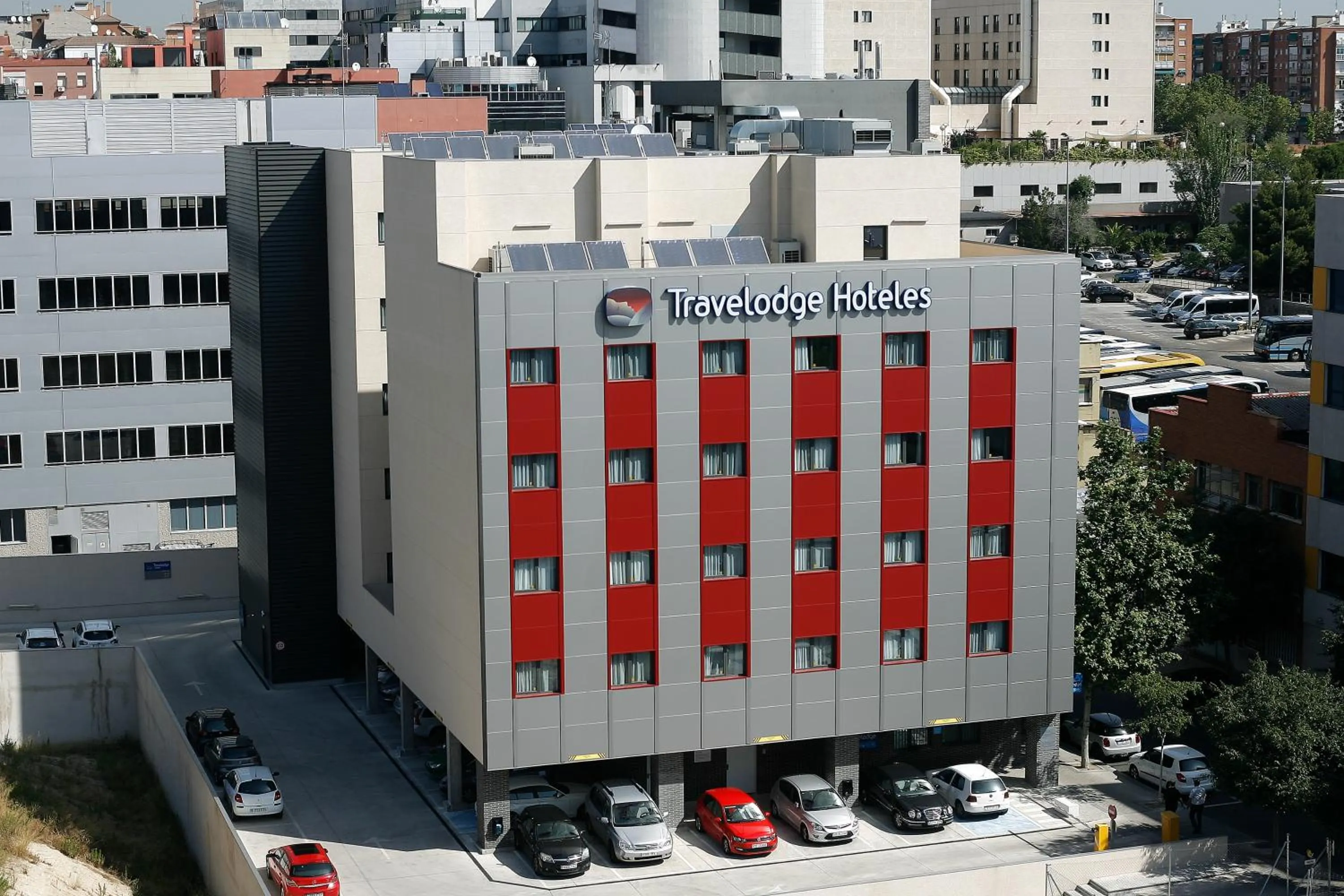 Property building in Travelodge Madrid Metropolitano