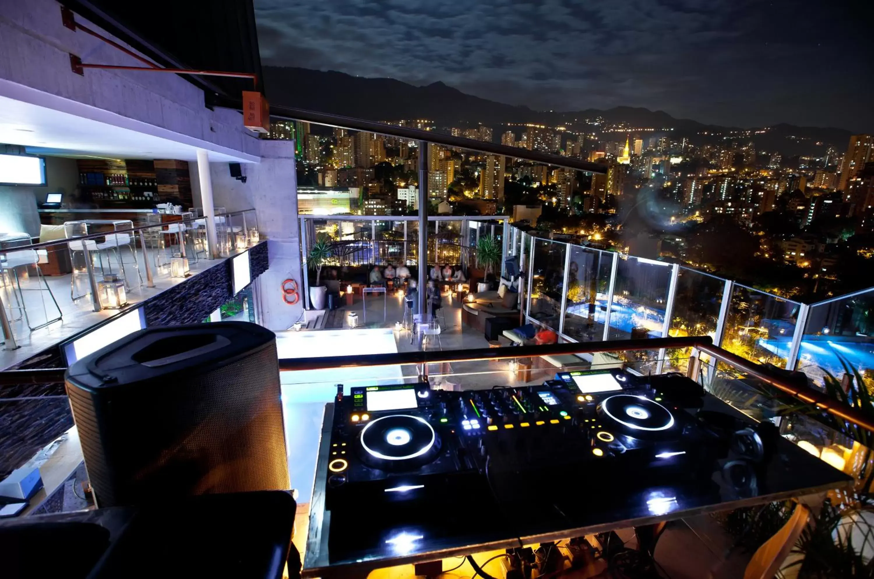 Nightclub / DJ in The Charlee Hotel