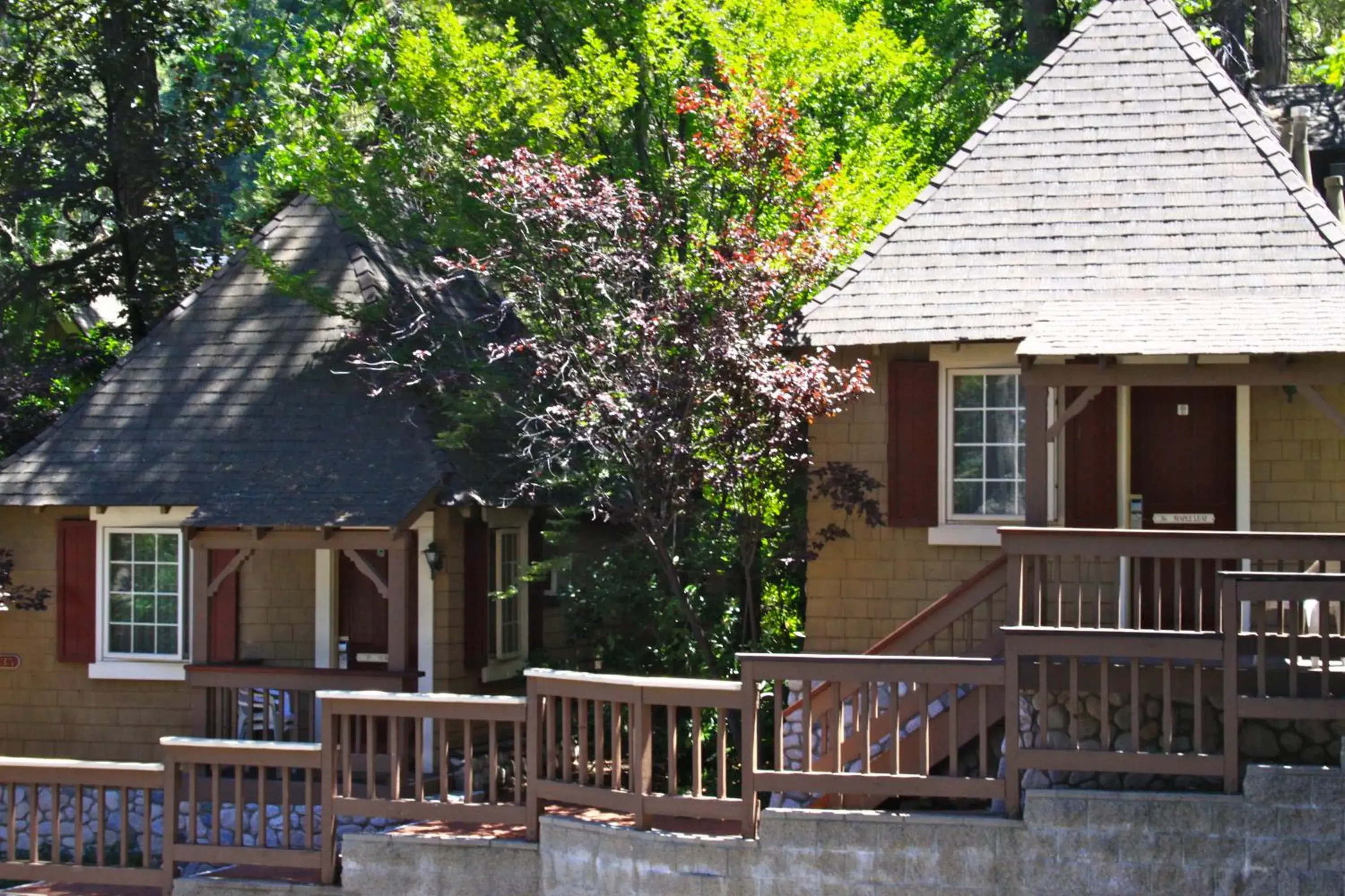 Property building in Saddleback Inn at Lake Arrowhead Property building in Saddleback Inn at Lake Arrowhead