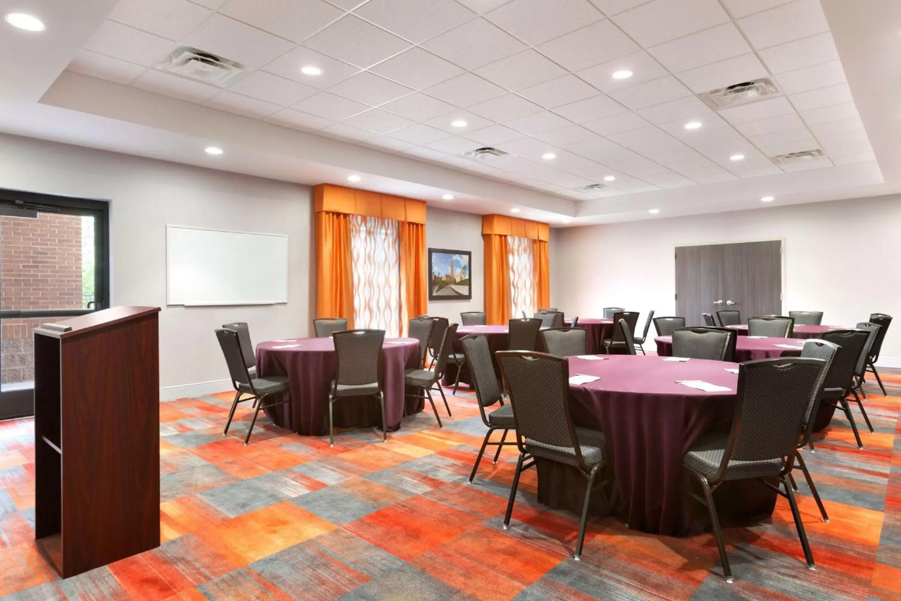 Meeting/conference room in Hampton Inn By Hilton North Olmsted Cleveland Airport