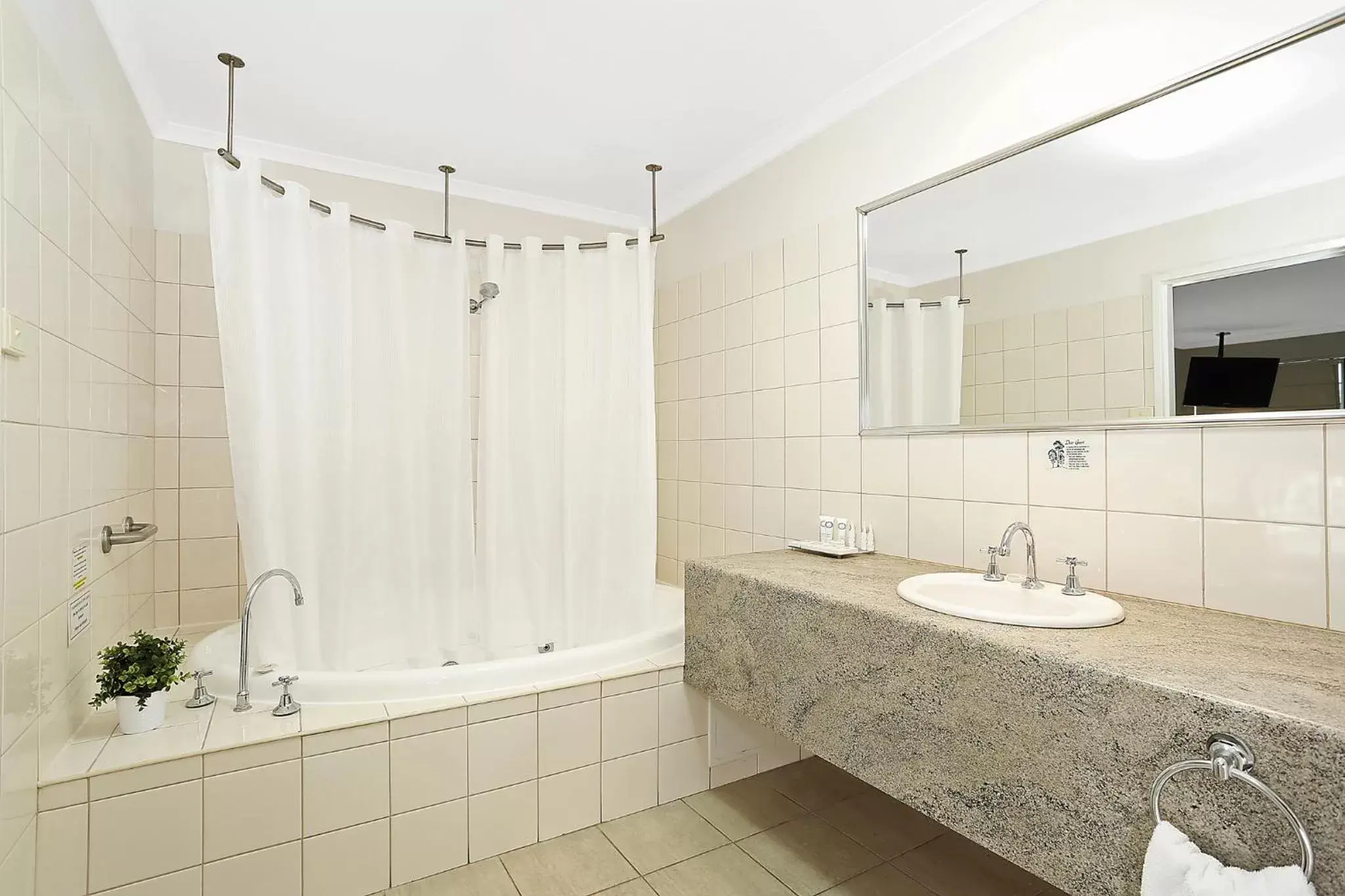 Bathroom in Quality Inn & Suites The Menzies
