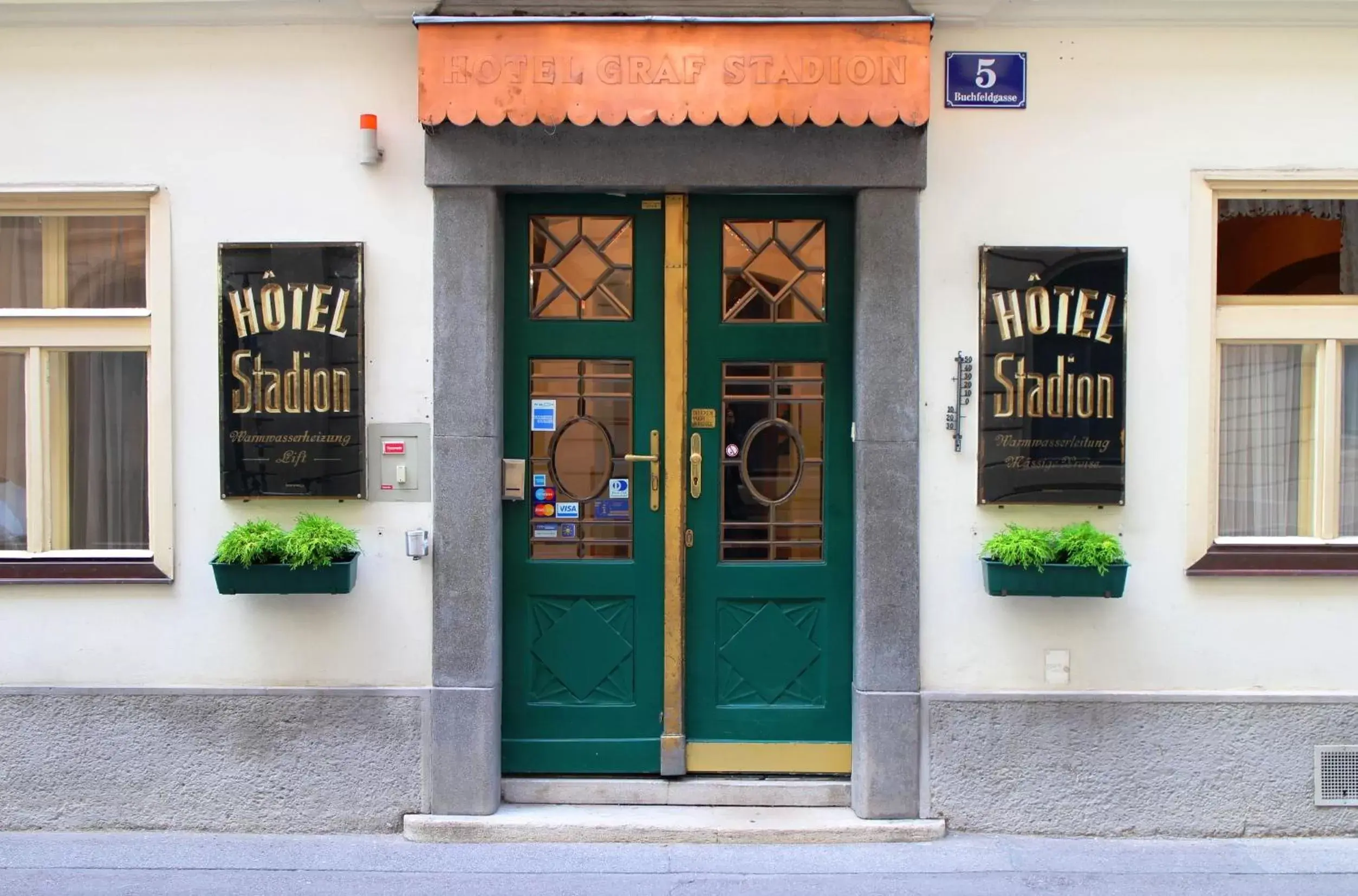 Facade/Entrance in Hotel Graf Stadion