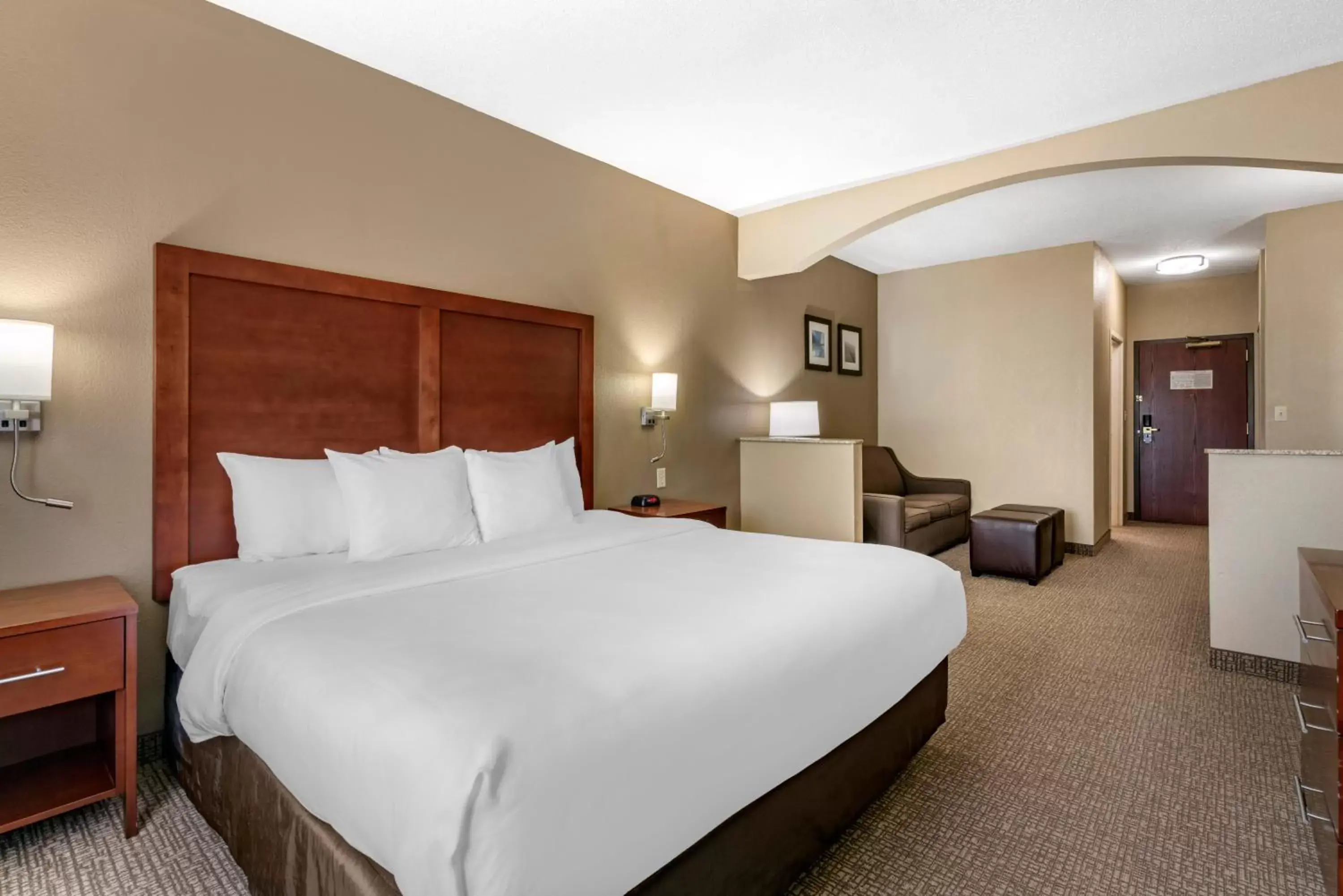 Bedroom, Bed in Comfort Inn & Suites St Louis-O'Fallon