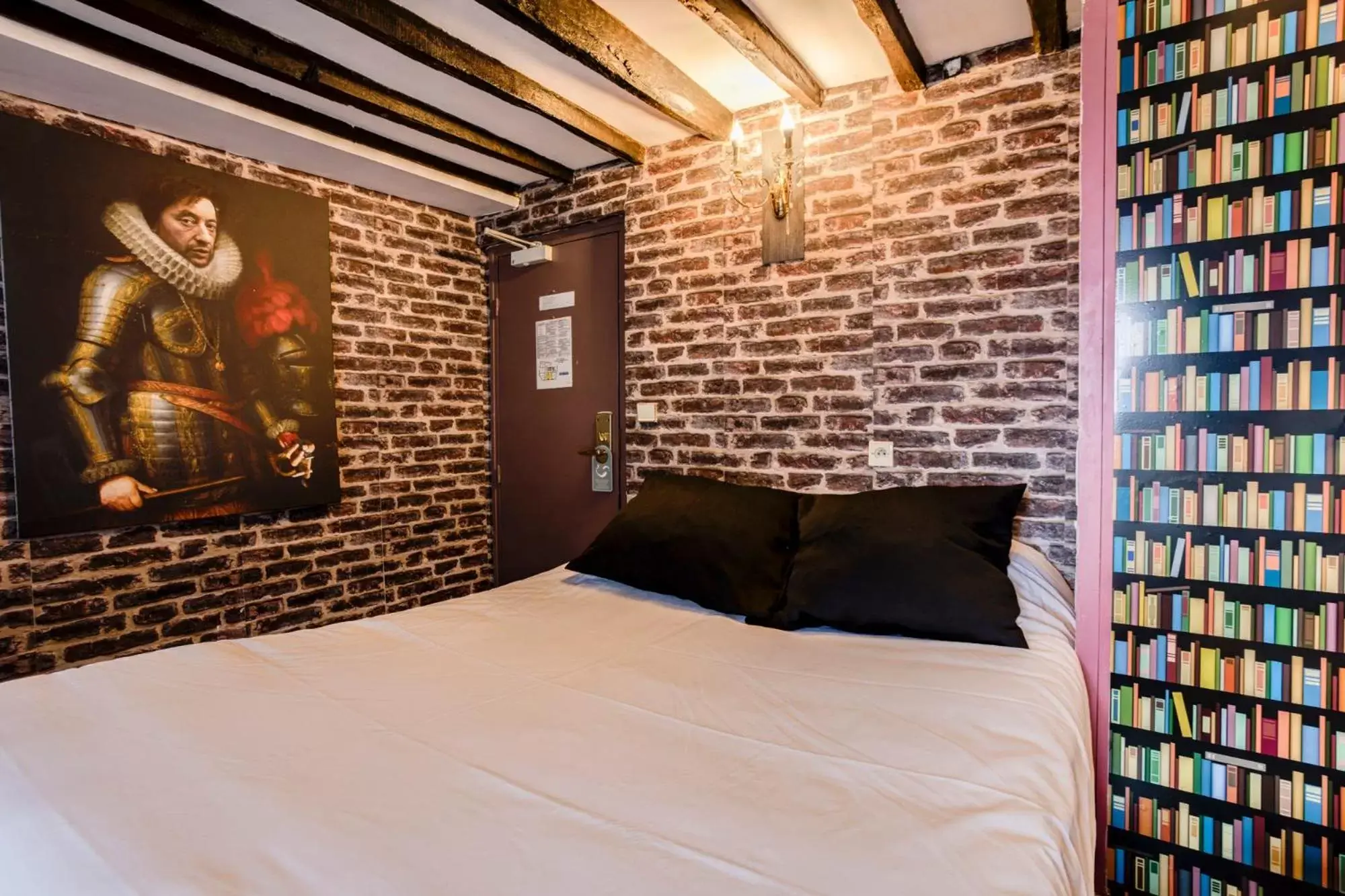 Bedroom, Room Photo in Absolute Hotel Paris République