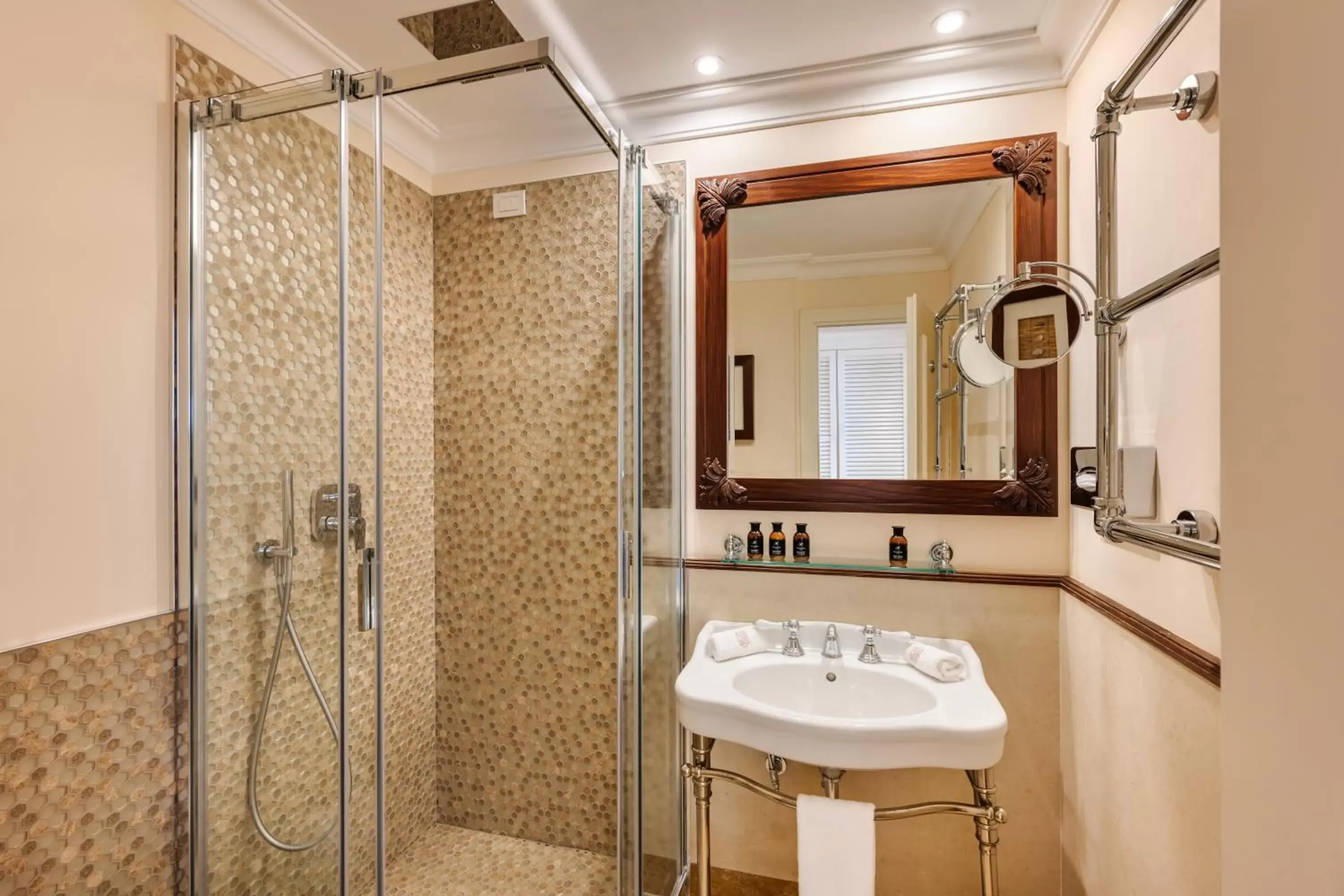 Shower, Bathroom in Grand Hotel Bristol Resort & Spa