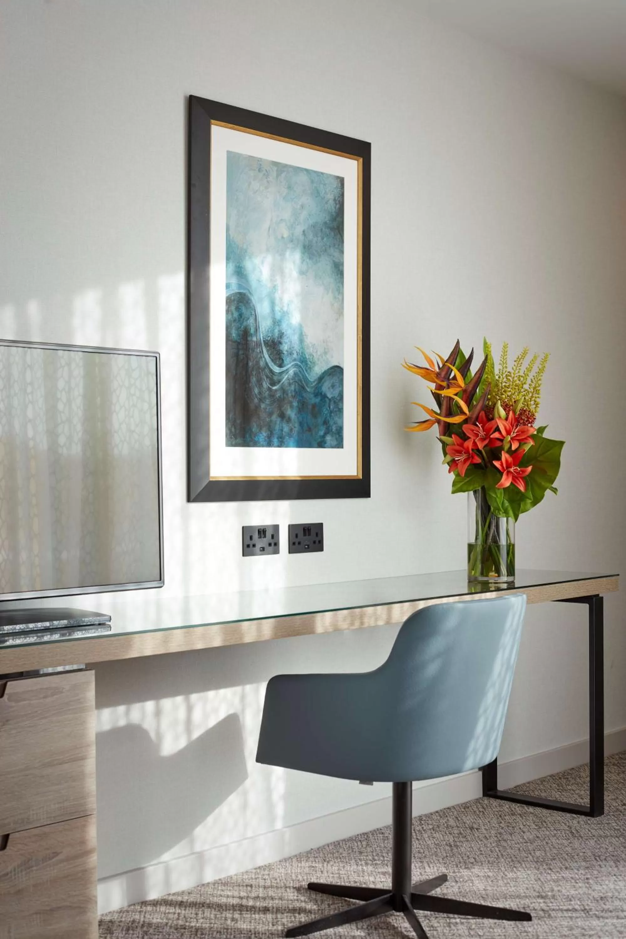 Bedroom in Doubletree By Hilton Hull