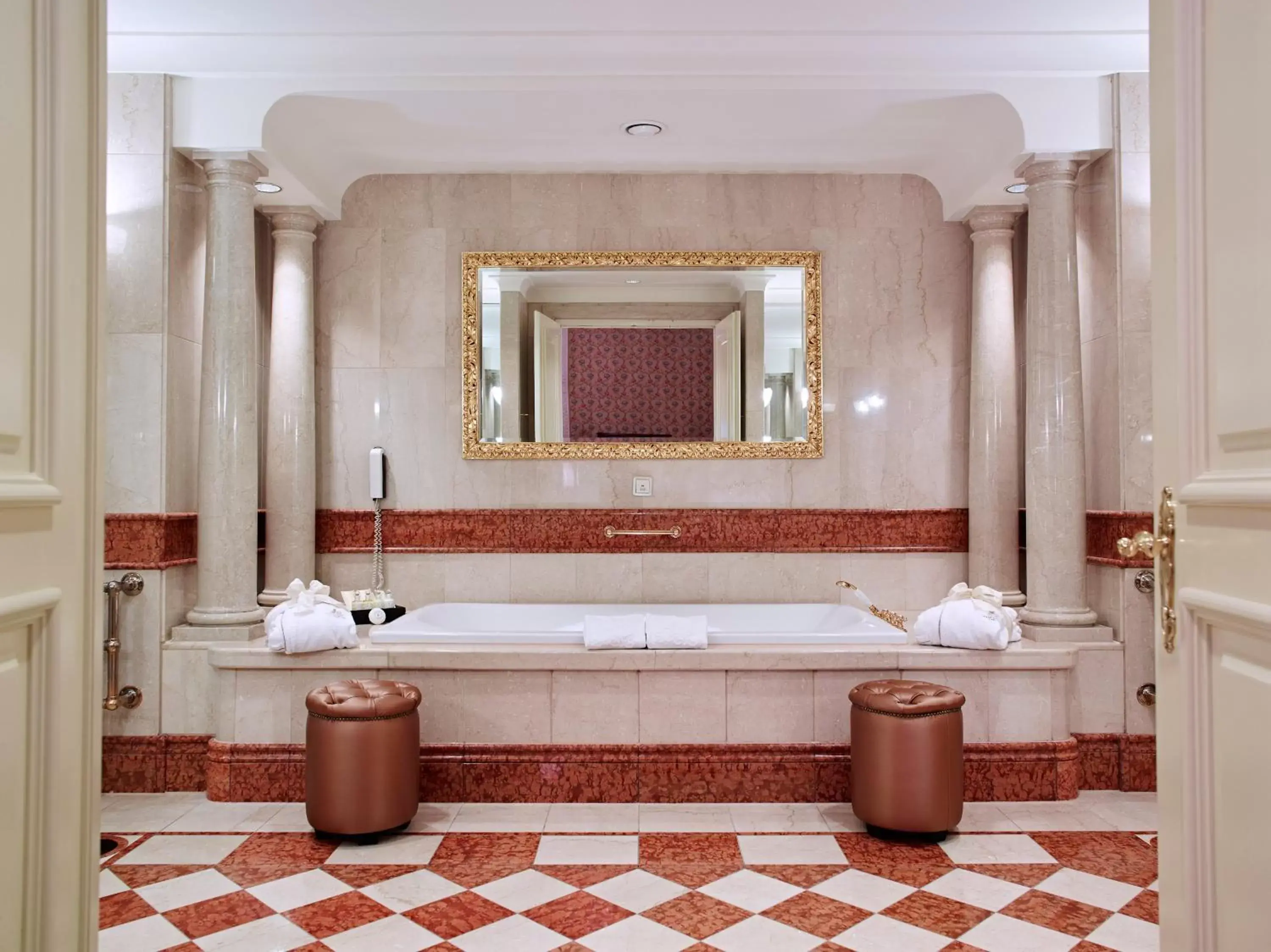 Bedroom, Bathroom in Grand Hotel Wien