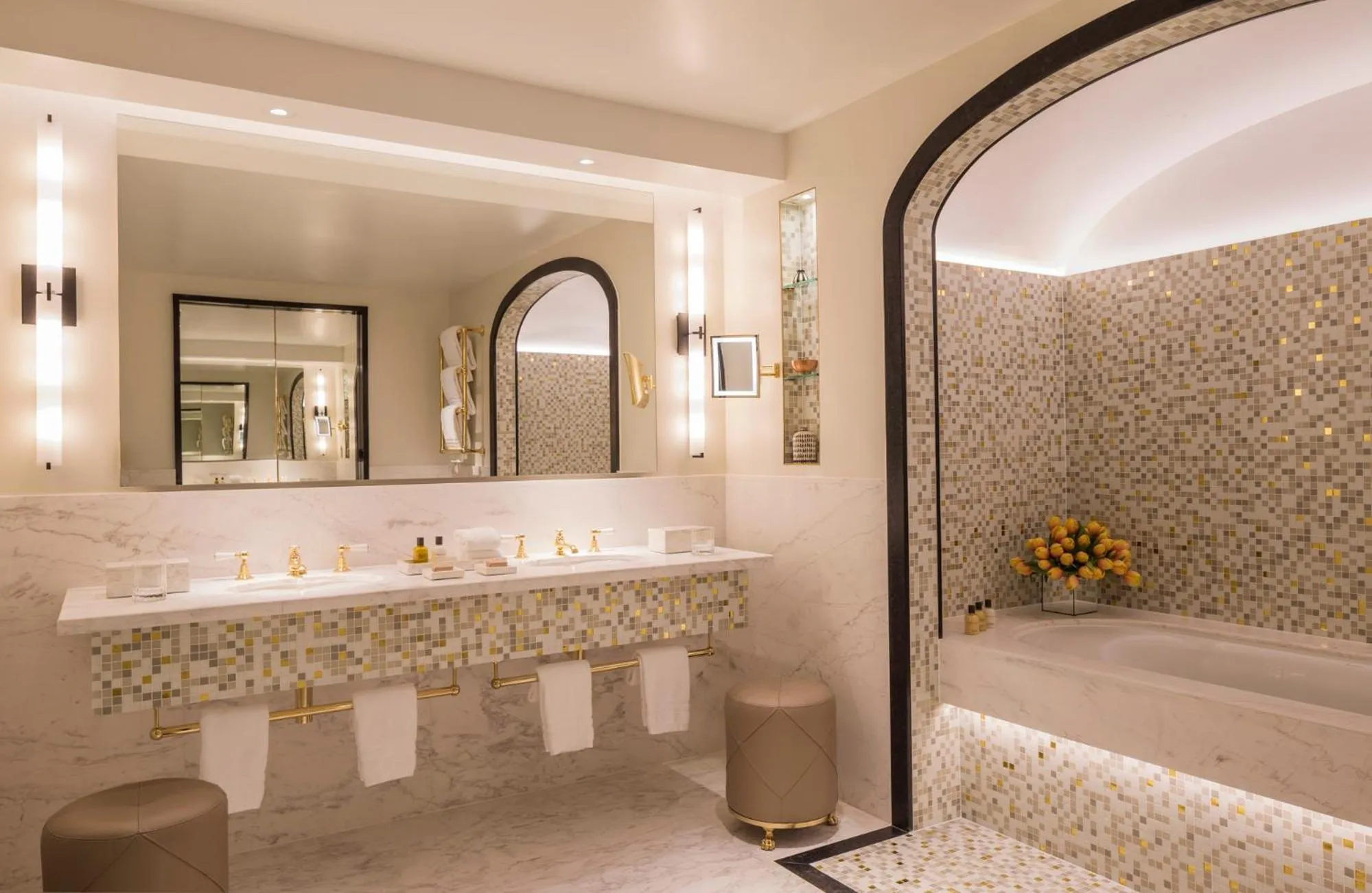 Bathroom in Four Seasons Hotel London at Tower Bridge