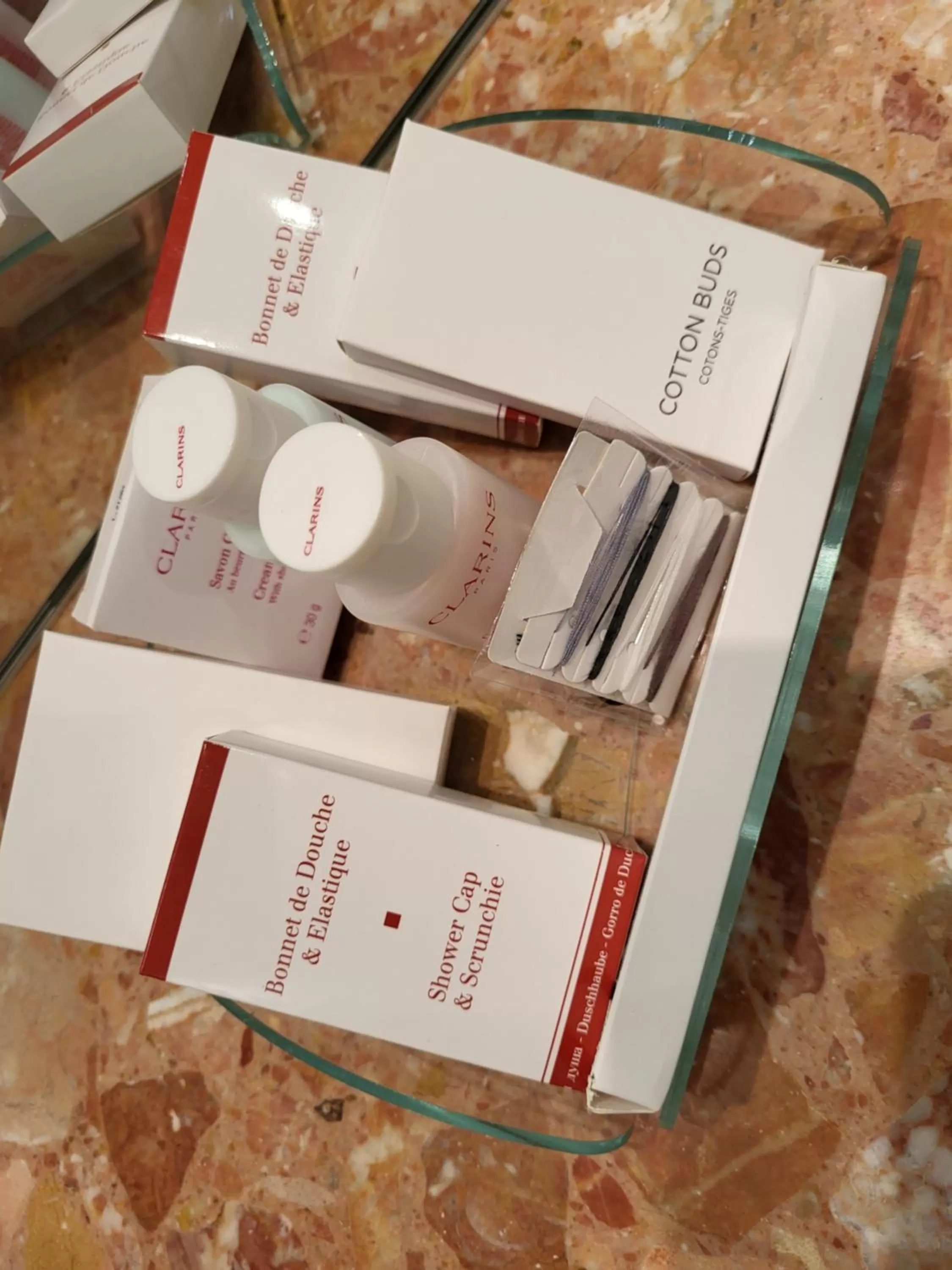 Bathroom in Hôtel Paris Neuilly