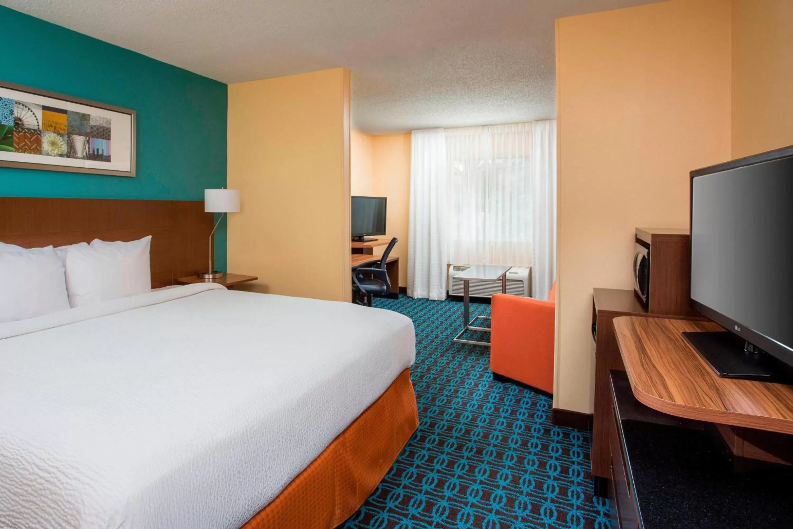 Photo of the whole room, Bed in Fairfield Inn & Suites Ashland