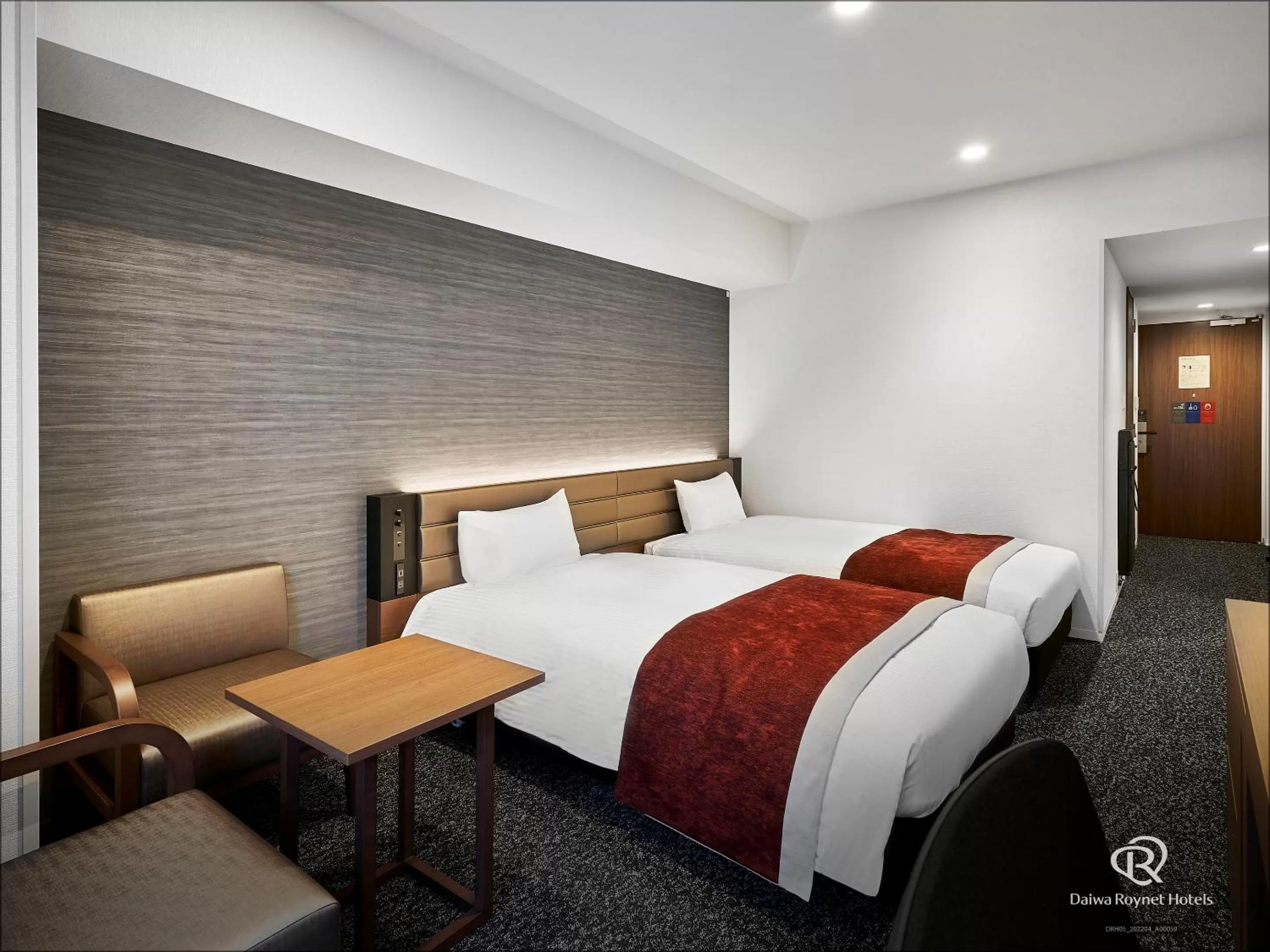 Moderate Twin Room - Smoking (3 Adults) in Daiwa Roynet Hotel KOBE-SANNOMIYA PREMIER