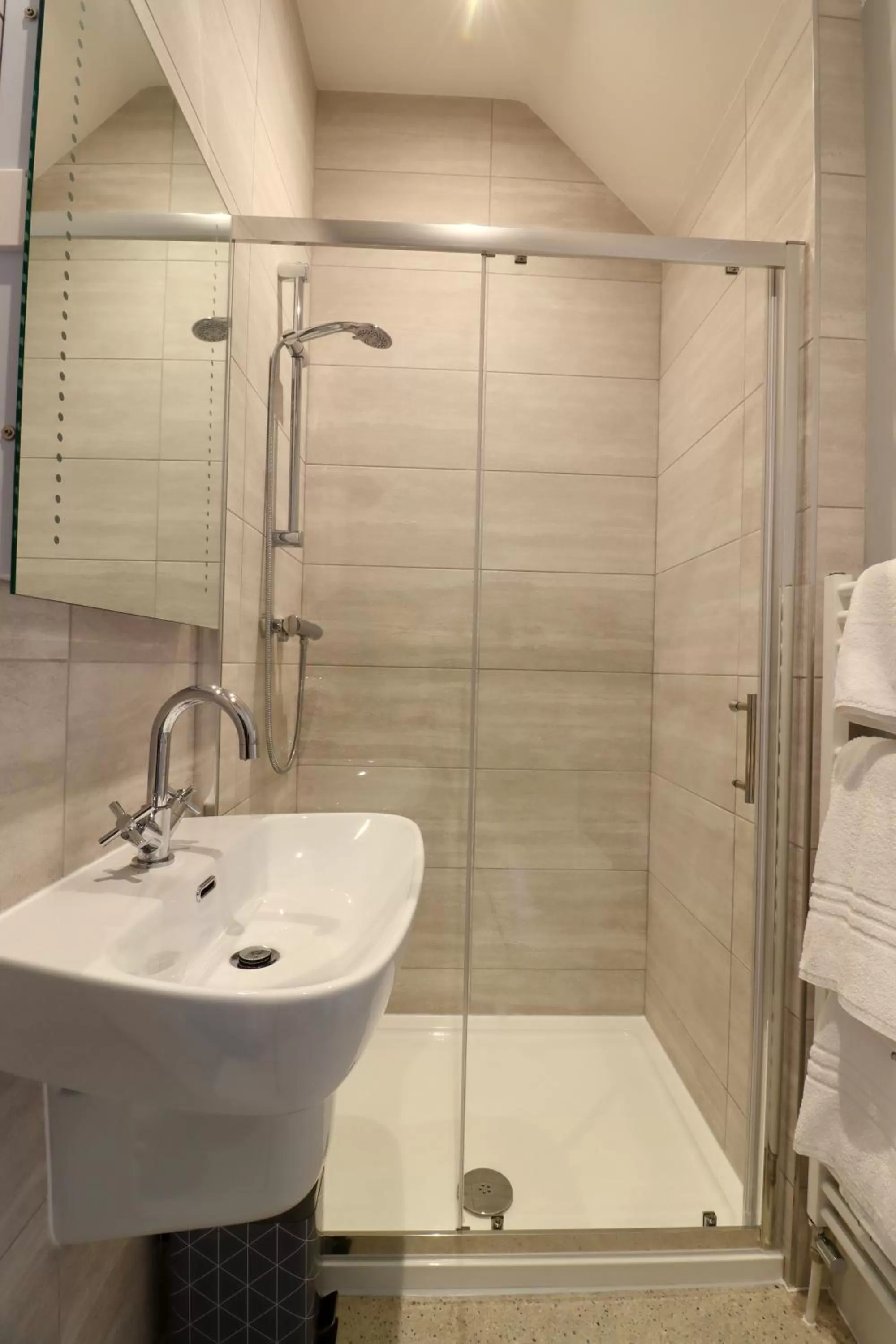 Bathroom in The New Inn Halse