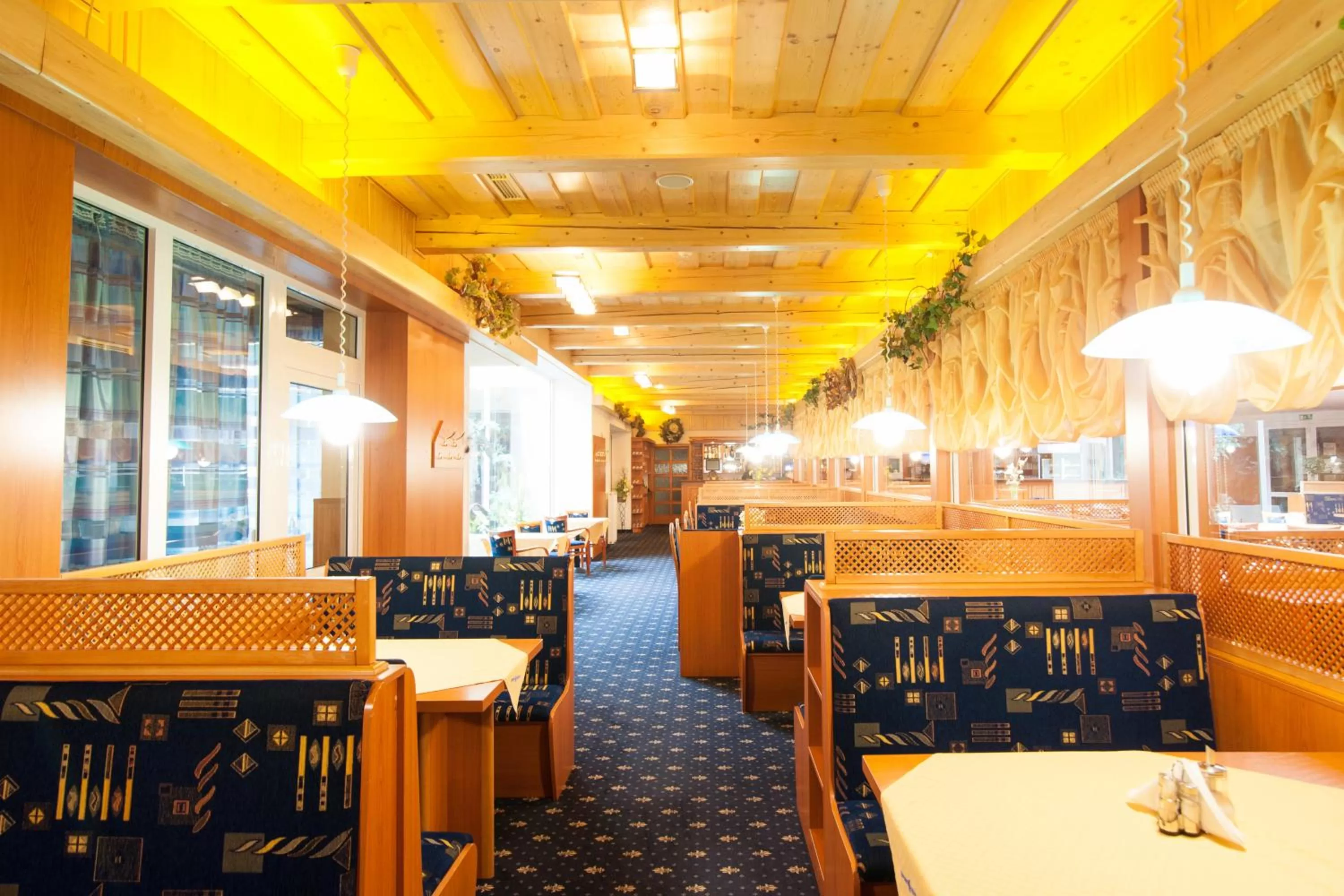 Restaurant/places to eat in Sport-V-Hotel