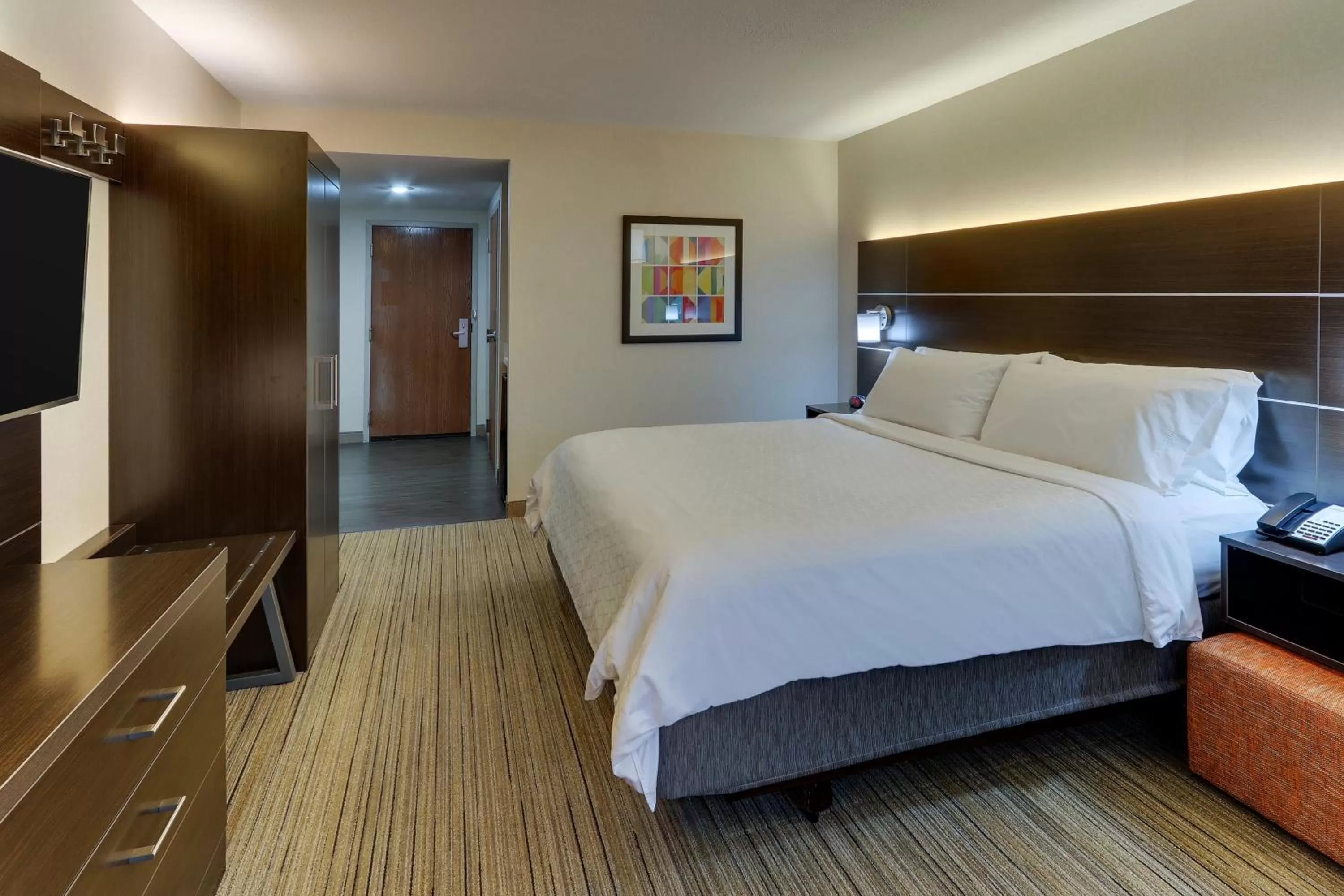Photo of the whole room, Bed in Holiday Inn Express & Suites Troy by IHG