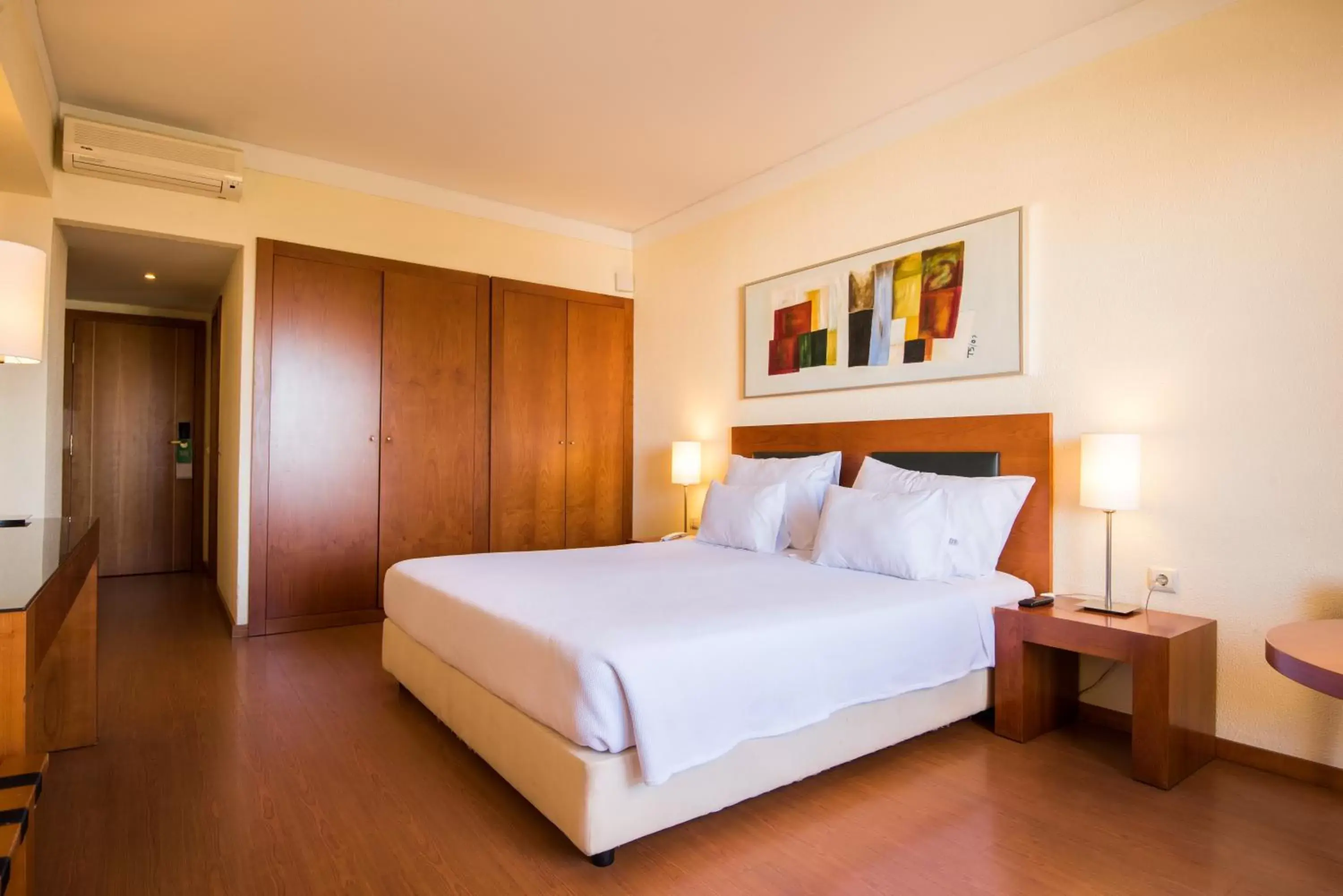 Twin Room with Extra Bed (2 Adults + 1 Child) in Vila Gale Cerro Alagoa Twin Room with Extra Bed (2 Adults + 1 Child) in Vila Gale Cerro Alagoa