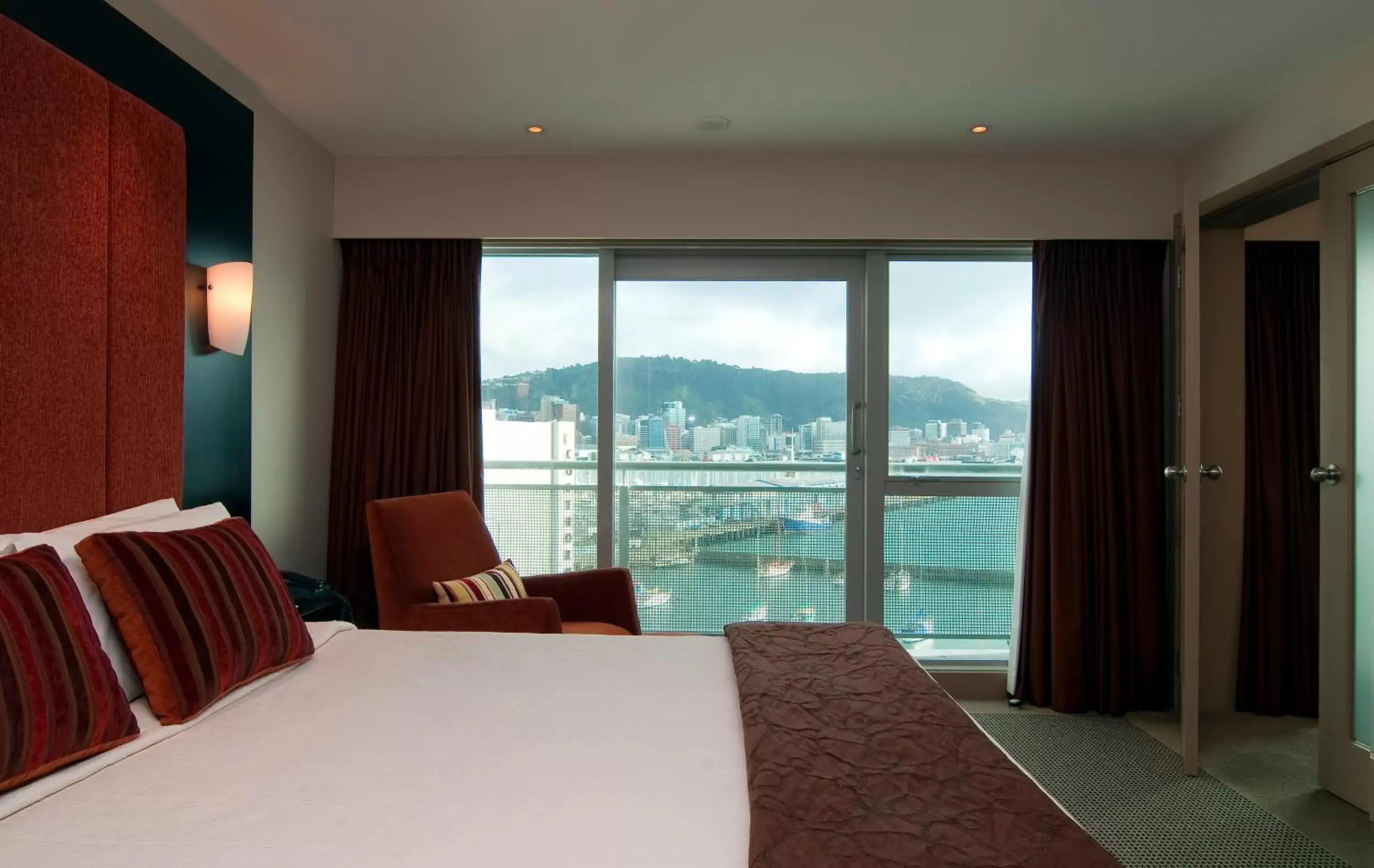 Bed in Copthorne Hotel Wellington, Oriental Bay