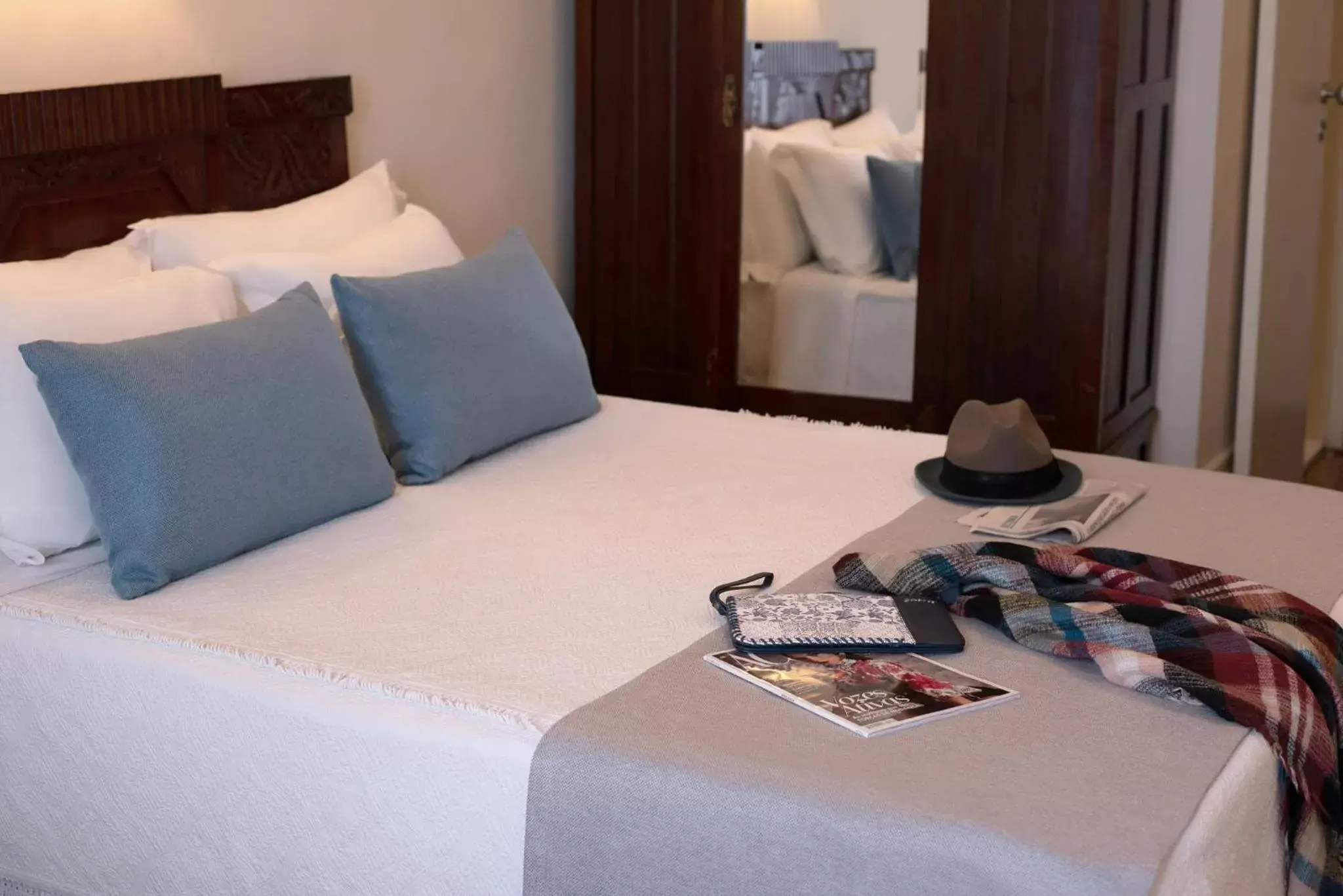 Property building, Bed in Hotel Aliados