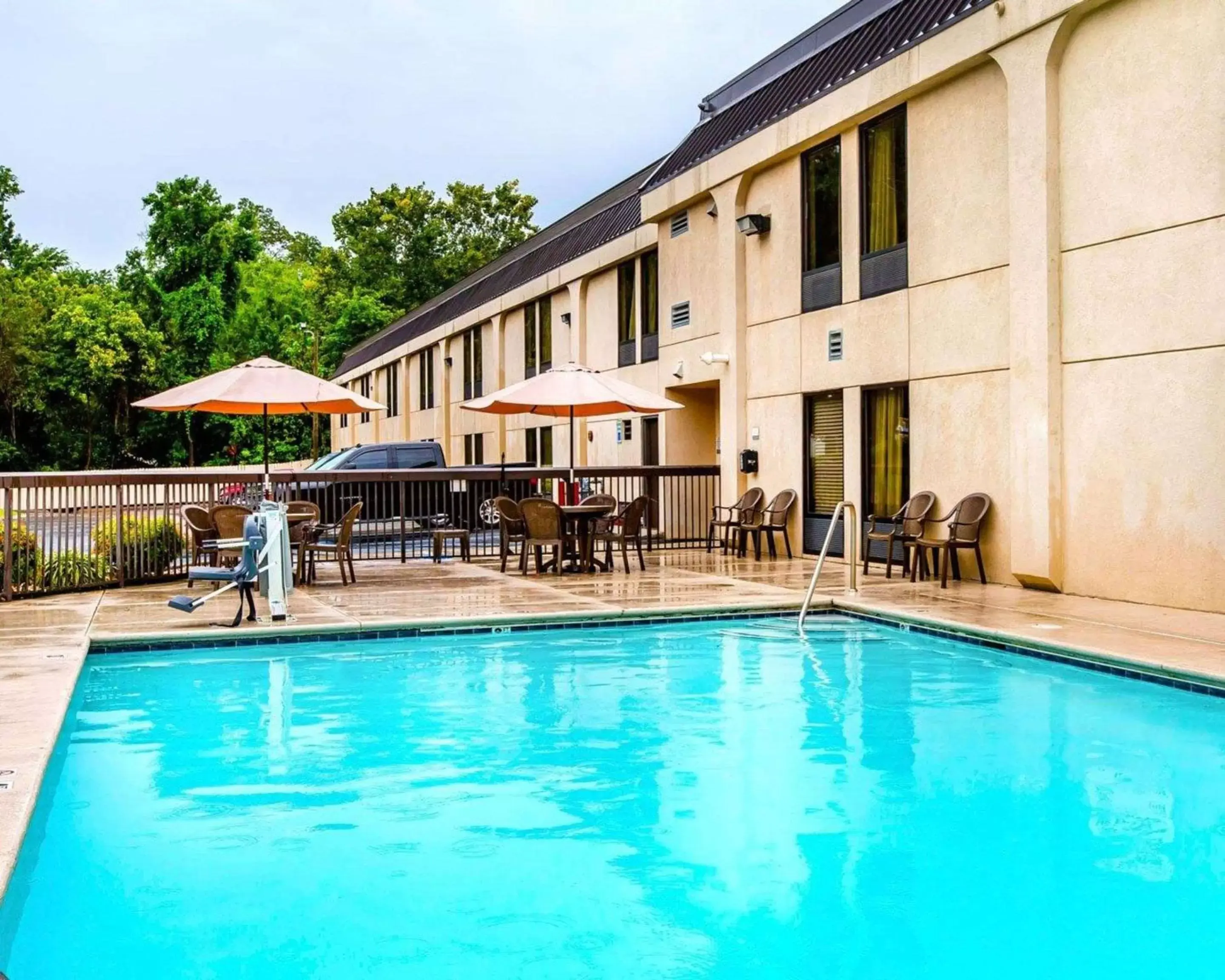 On site, Swimming Pool in Clarion Inn near Lookout Mountain