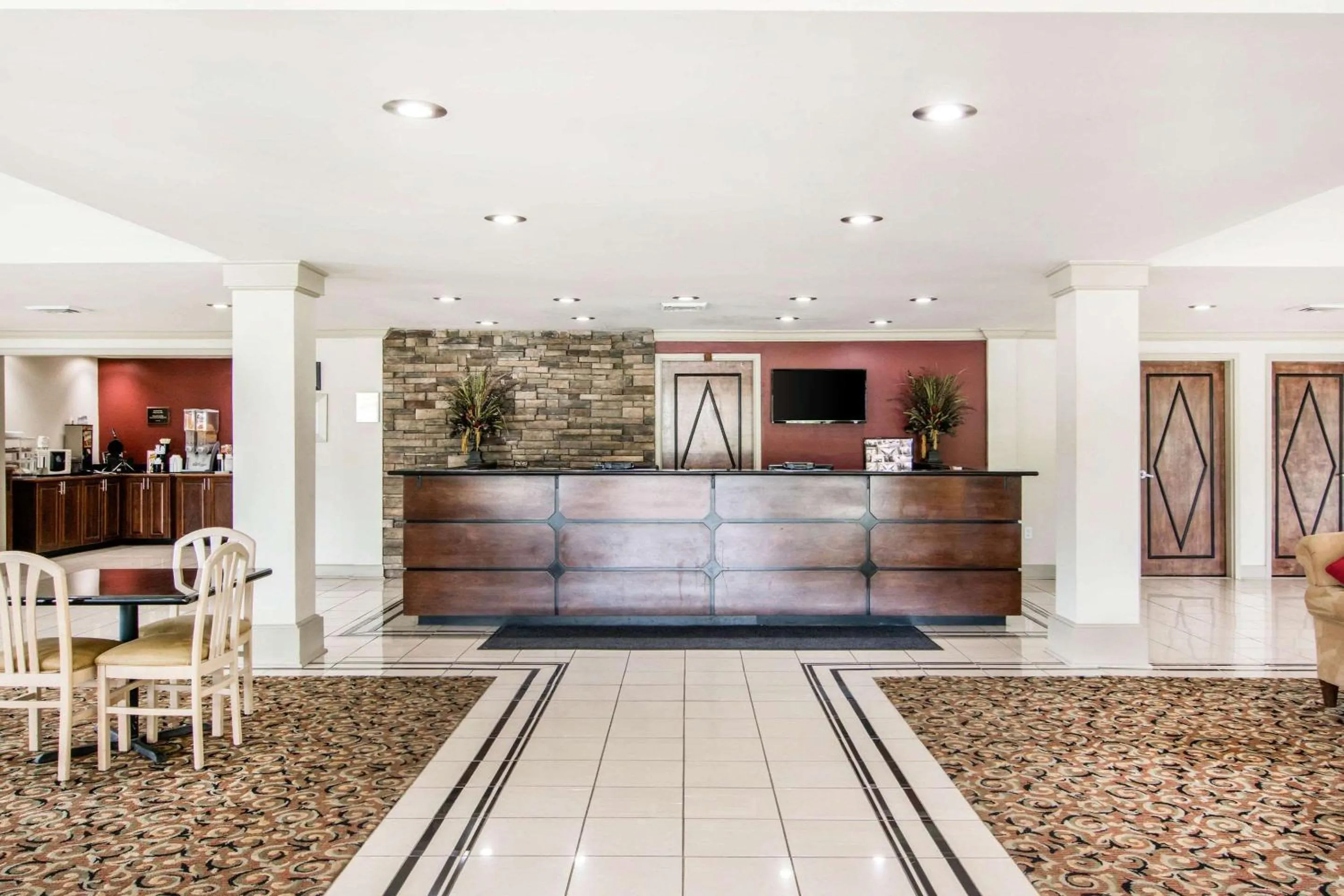 Lobby or reception in Rodeway Inn La Grange East