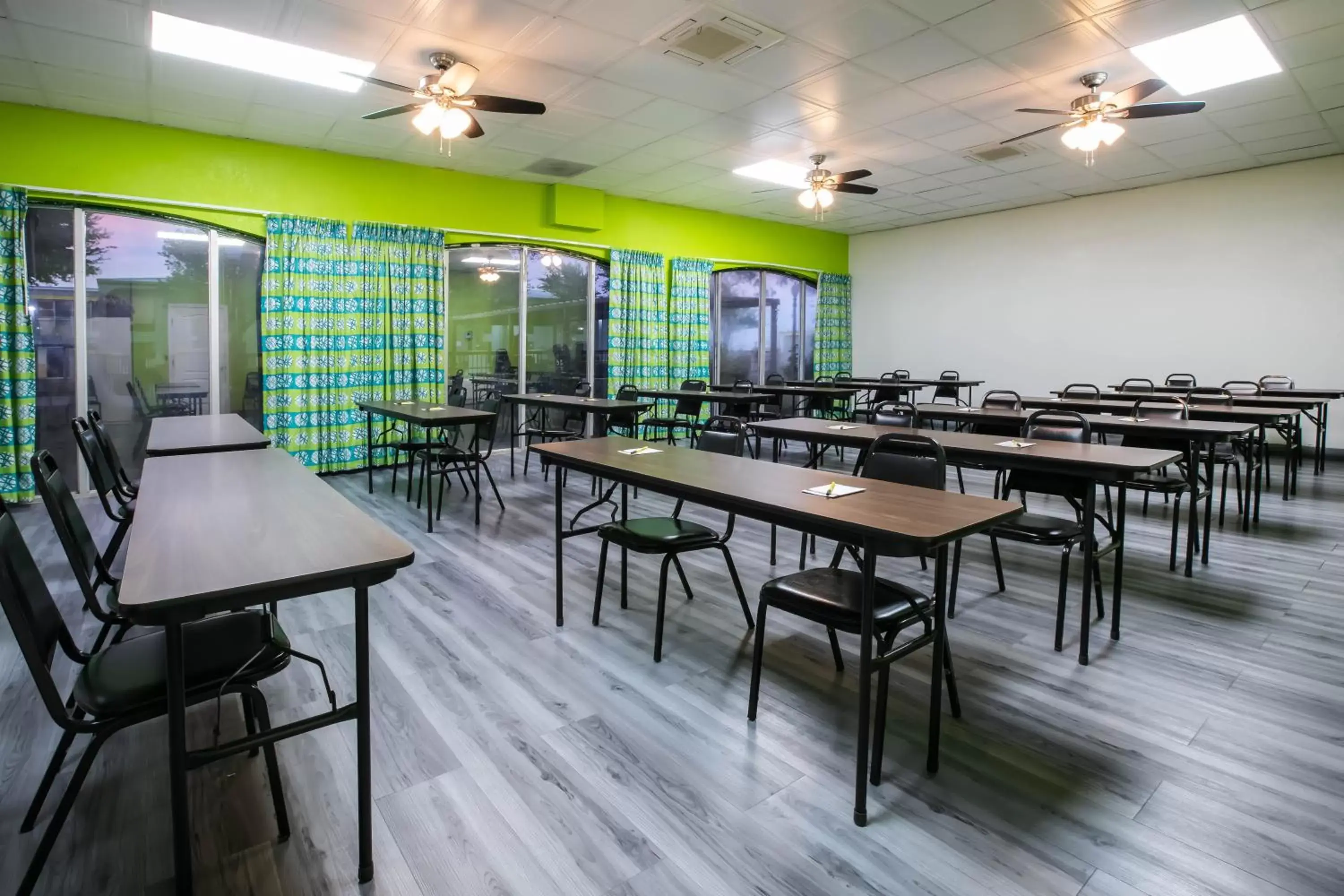 Meeting/conference room, Restaurant/Places to Eat in Super 8 by Wyndham Ft Stockton