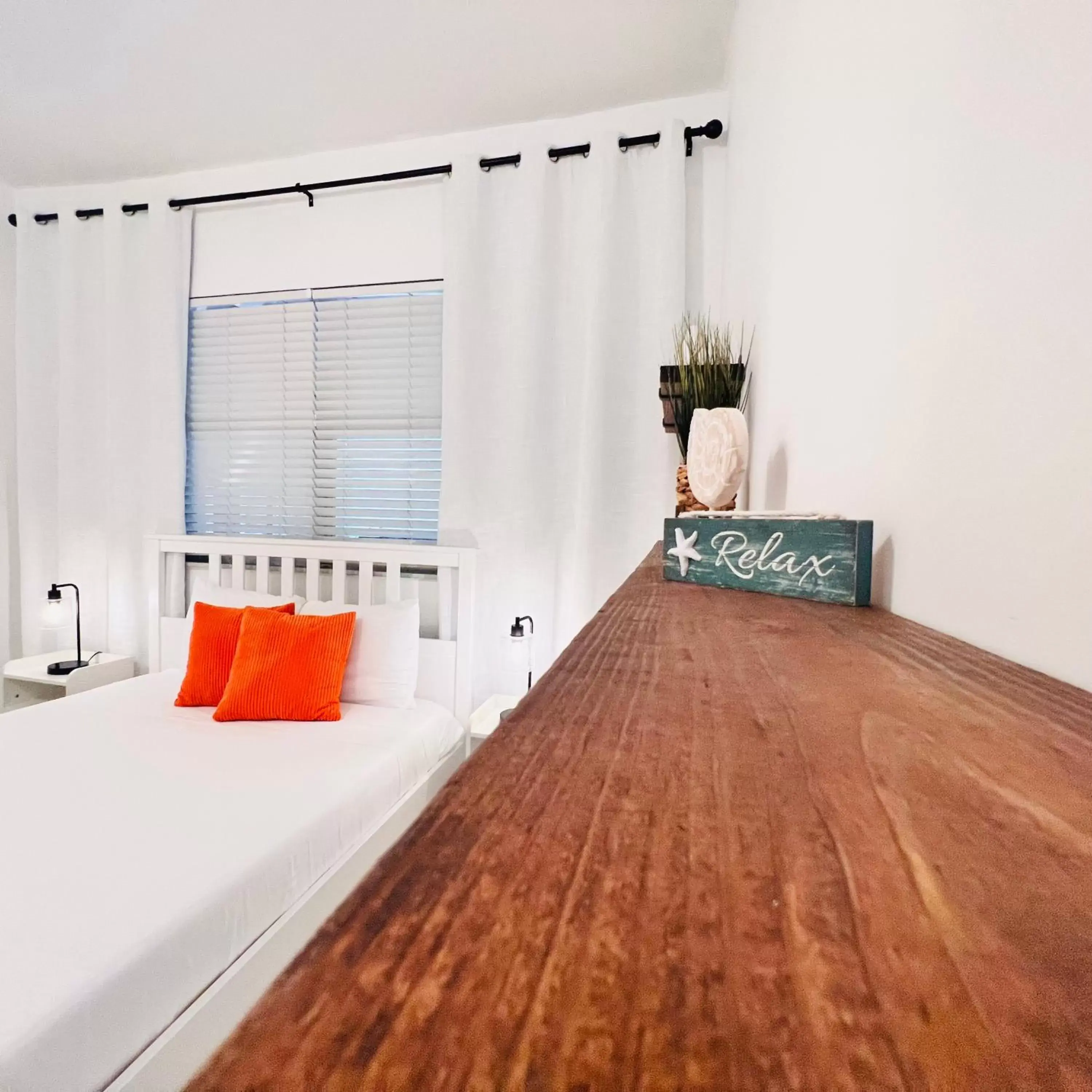 Bedroom, Bed in CocoBay 2BR Condos Near Beach, Galleria Mall, Wilton Manors, Cruise Port Bedroom, Bed in CocoBay 2BR Condos Near Beach, Galleria Mall, Wilton Manors, Cruise Port