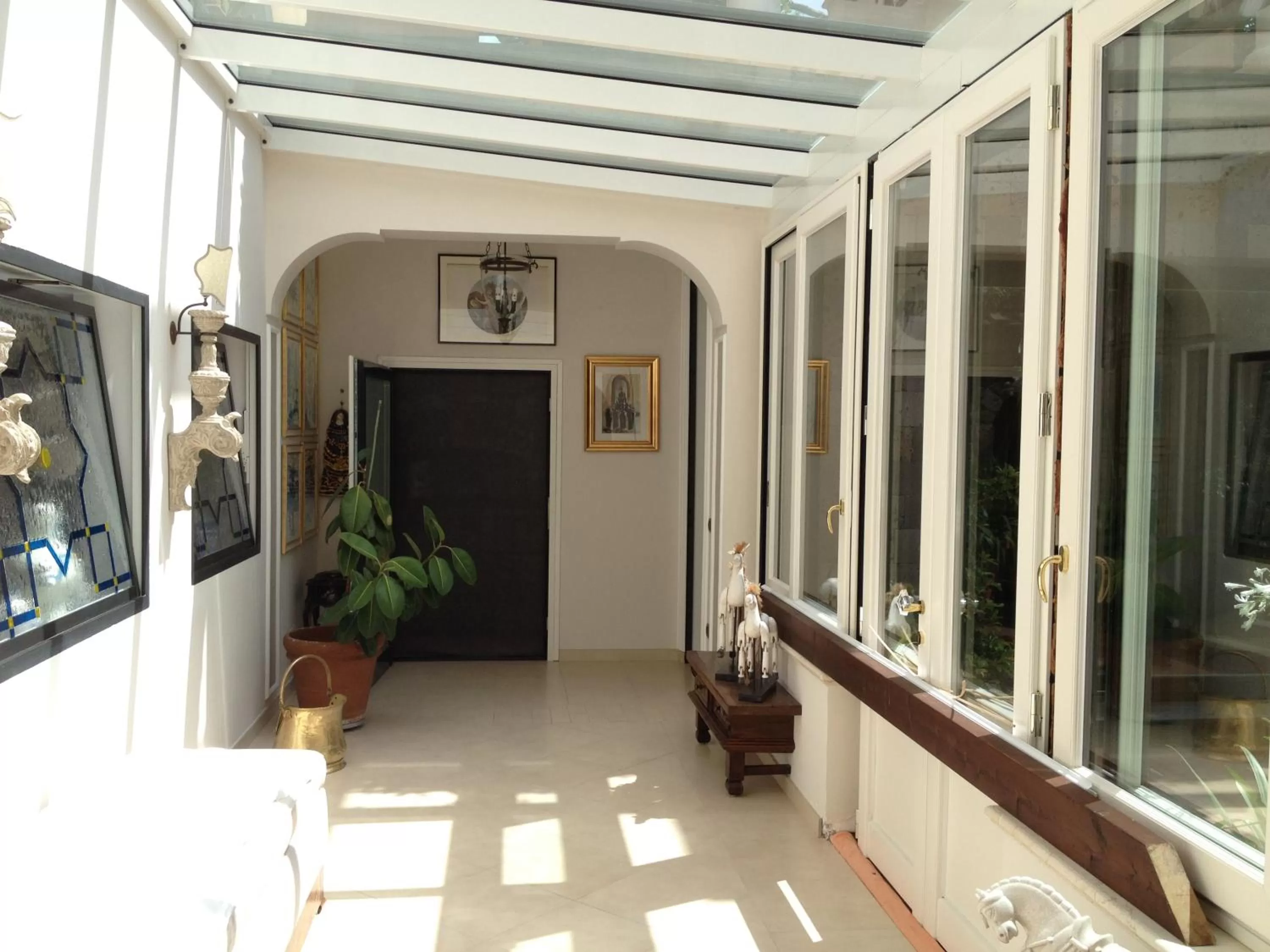 Seating area in Domus Felix